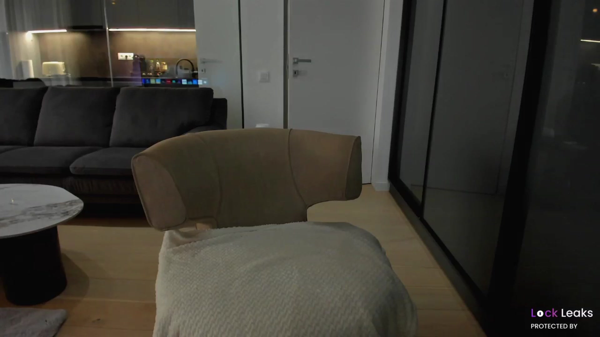 Gallery image thumbnail from L_U_A_'s myfreecams stream on, 10/04/2025, 09:44 image 19 of 20
