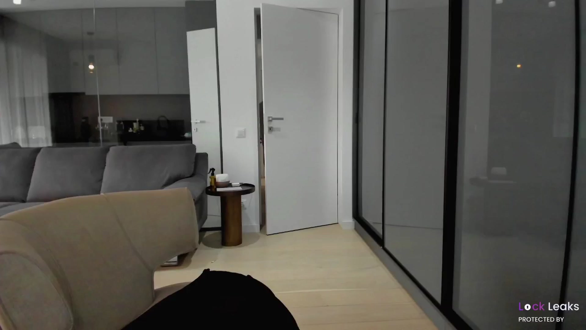Gallery image thumbnail from L_U_A_'s myfreecams stream on, 10/27/2025, 12:12 image 18 of 20