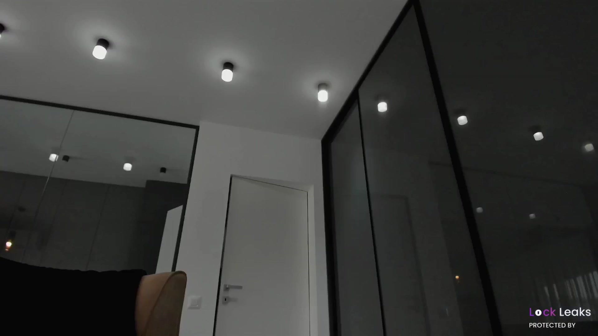 Gallery image thumbnail from L_U_A_'s myfreecams stream on, 11/20/2025, 12:22 image 18 of 20