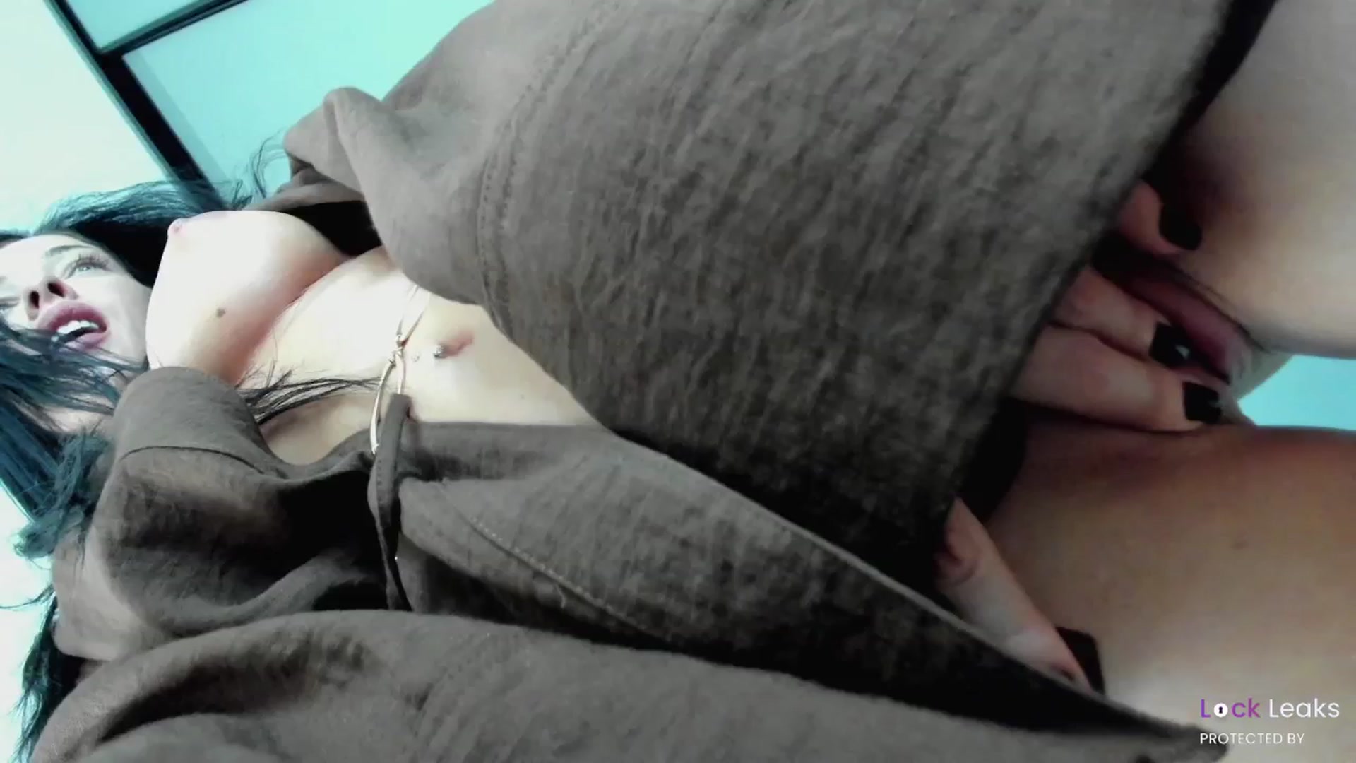 Gallery image thumbnail from L_U_A_'s myfreecams stream on, 11/24/2025, 12:49 image 12 of 20