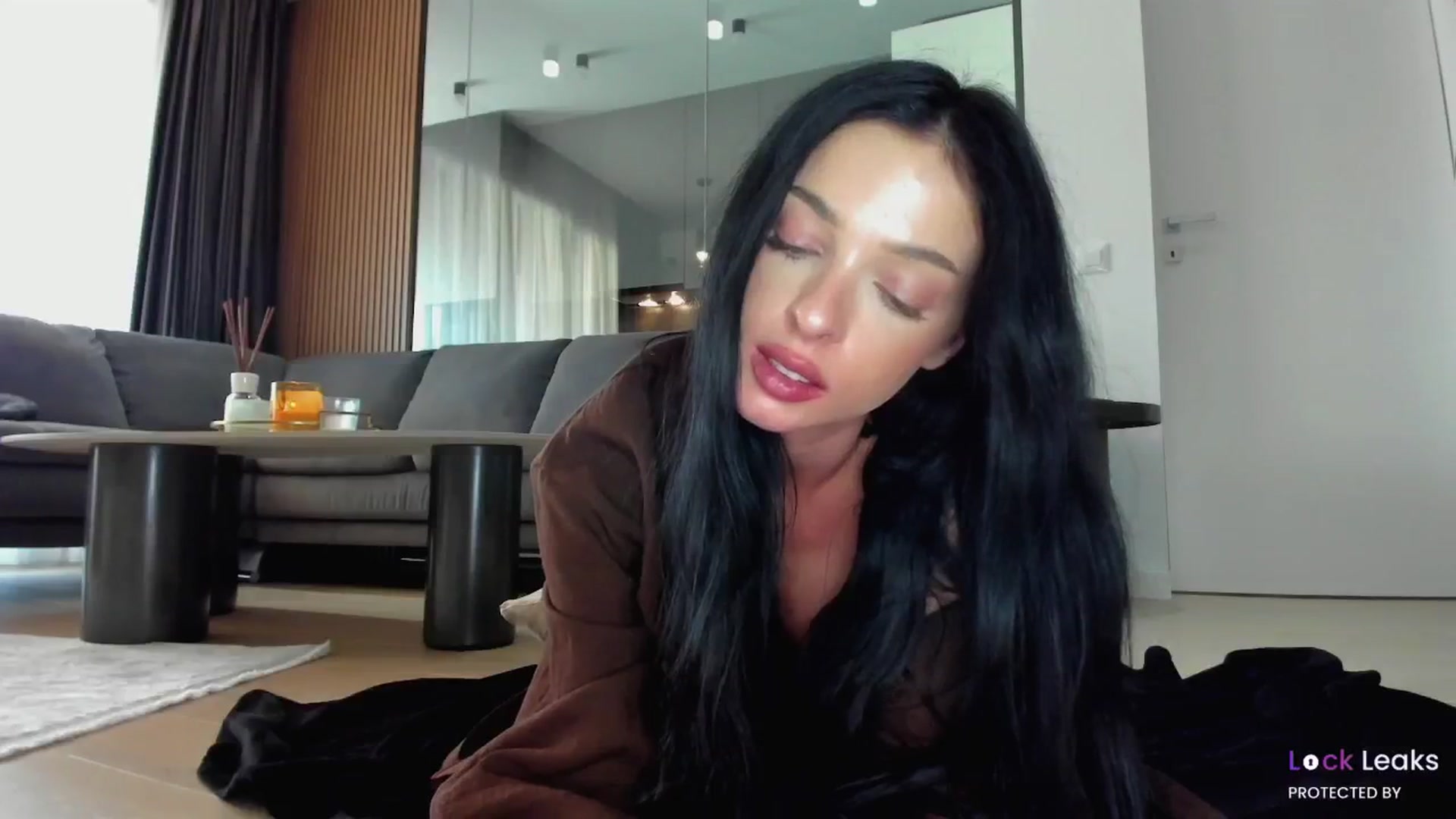 Gallery image thumbnail from L_U_A_'s myfreecams stream on, 11/24/2025, 13:06 image 8 of 20