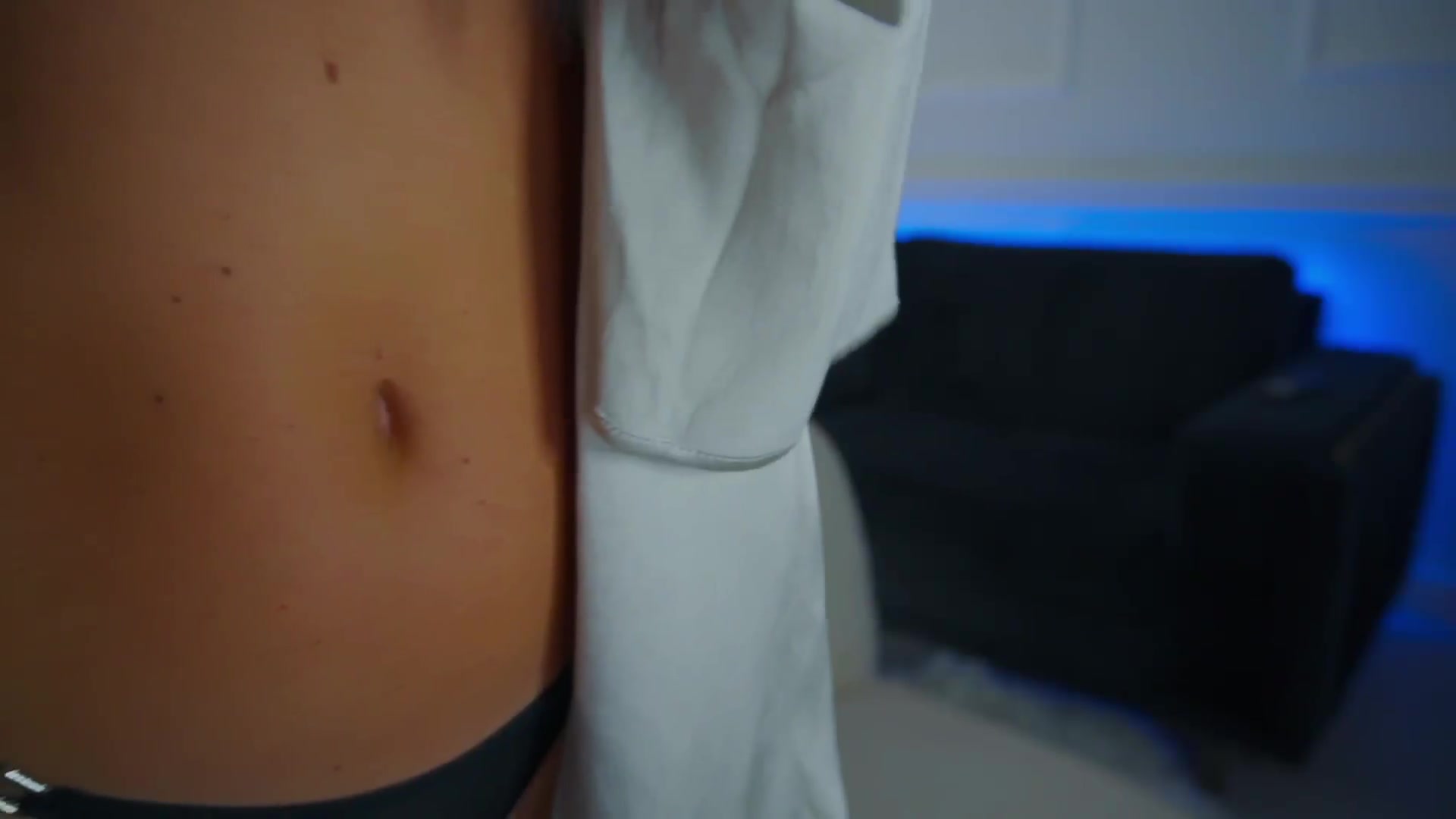 Gallery image thumbnail from L_U_A_'s myfreecams stream on, 08/27/2026, 13:29 image 4 of 20