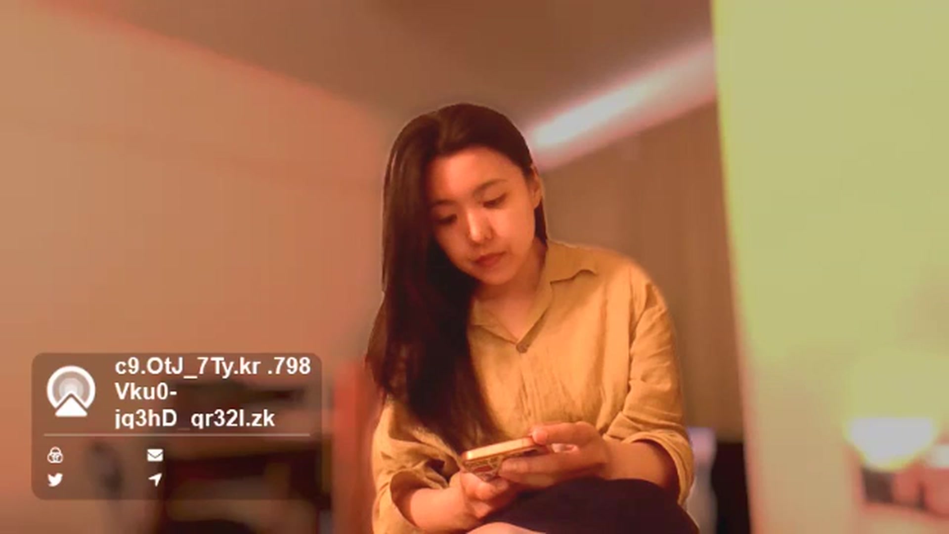 Gallery image thumbnail from L_XjY_2_nU_3F's myfreecams stream on, 05/13/2024, 05:38 image 6 of 20