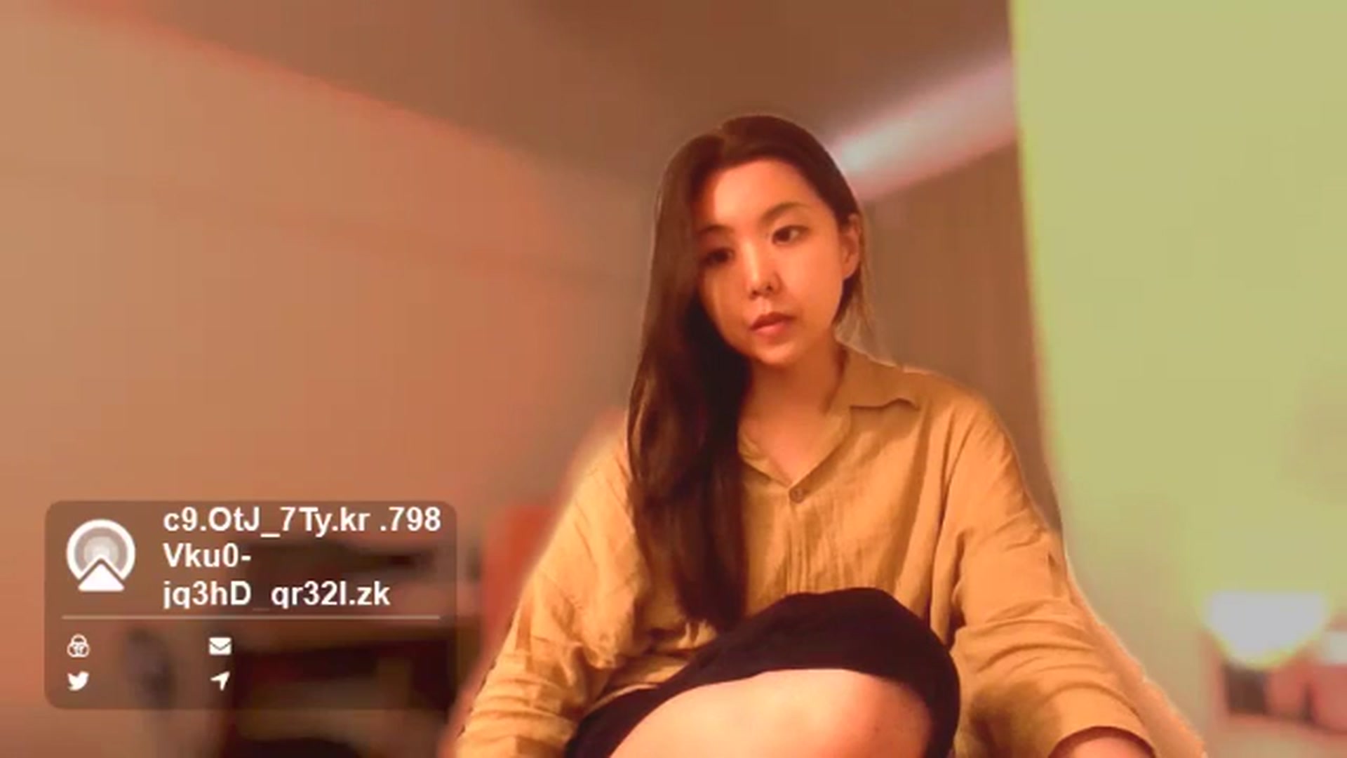Gallery image thumbnail from L_XjY_2_nU_3F's myfreecams stream on, 05/13/2024, 05:38 image 9 of 20
