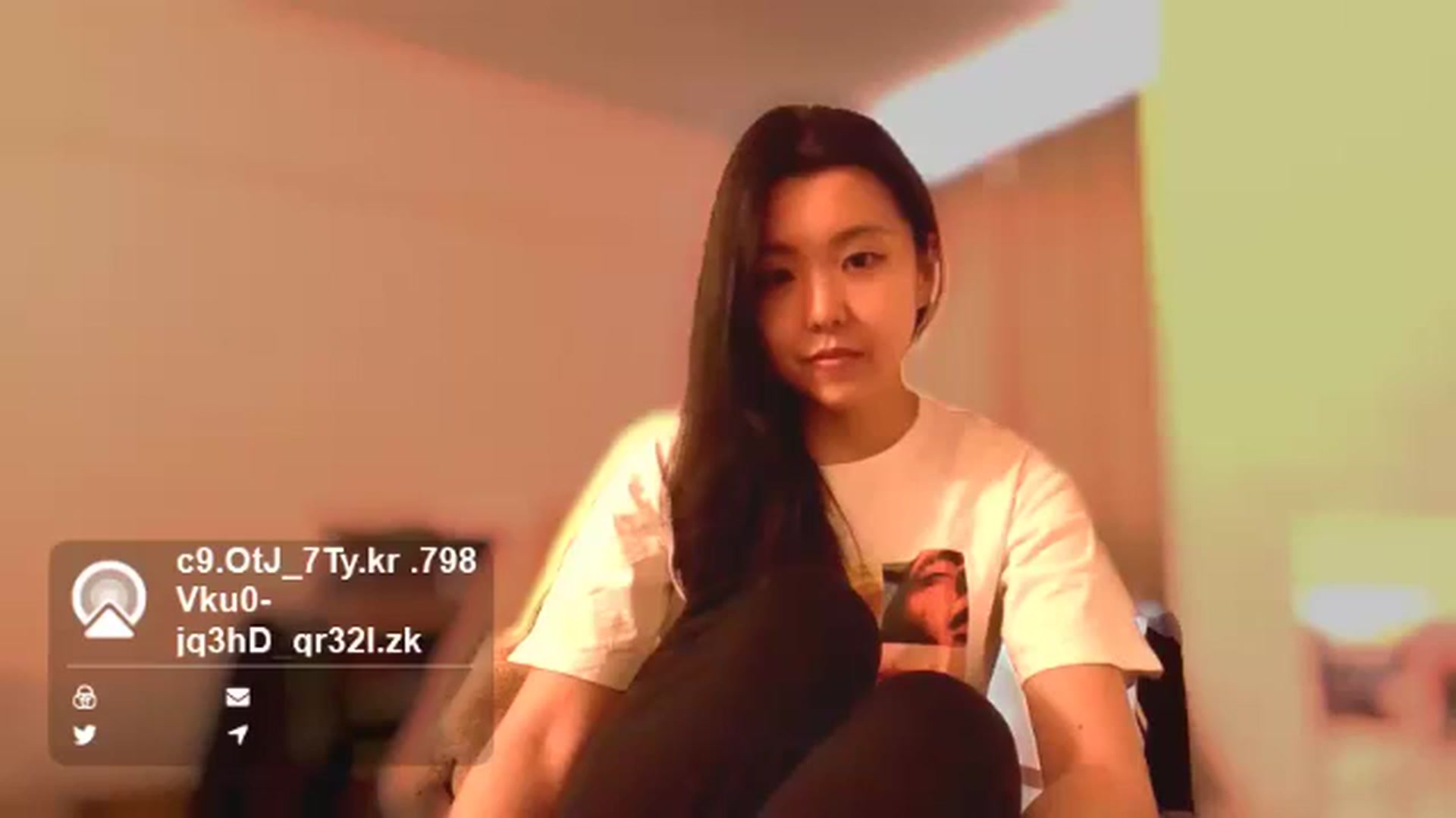 Gallery image thumbnail from L_XjY_2_nU_3F's myfreecams stream on, 05/19/2024, 02:44 image 16 of 20