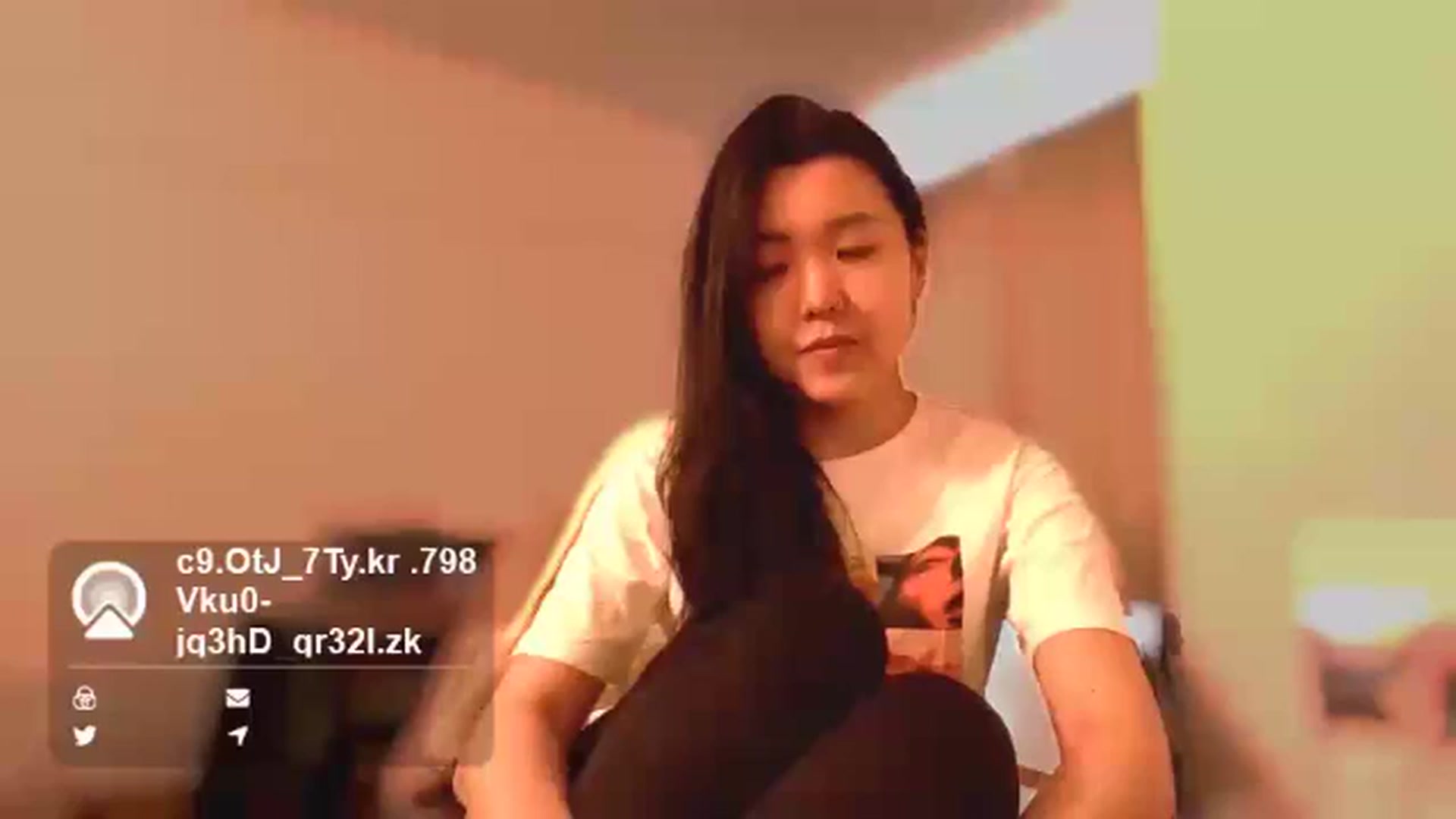Gallery image thumbnail from L_XjY_2_nU_3F's myfreecams stream on, 05/19/2024, 02:44 image 11 of 20