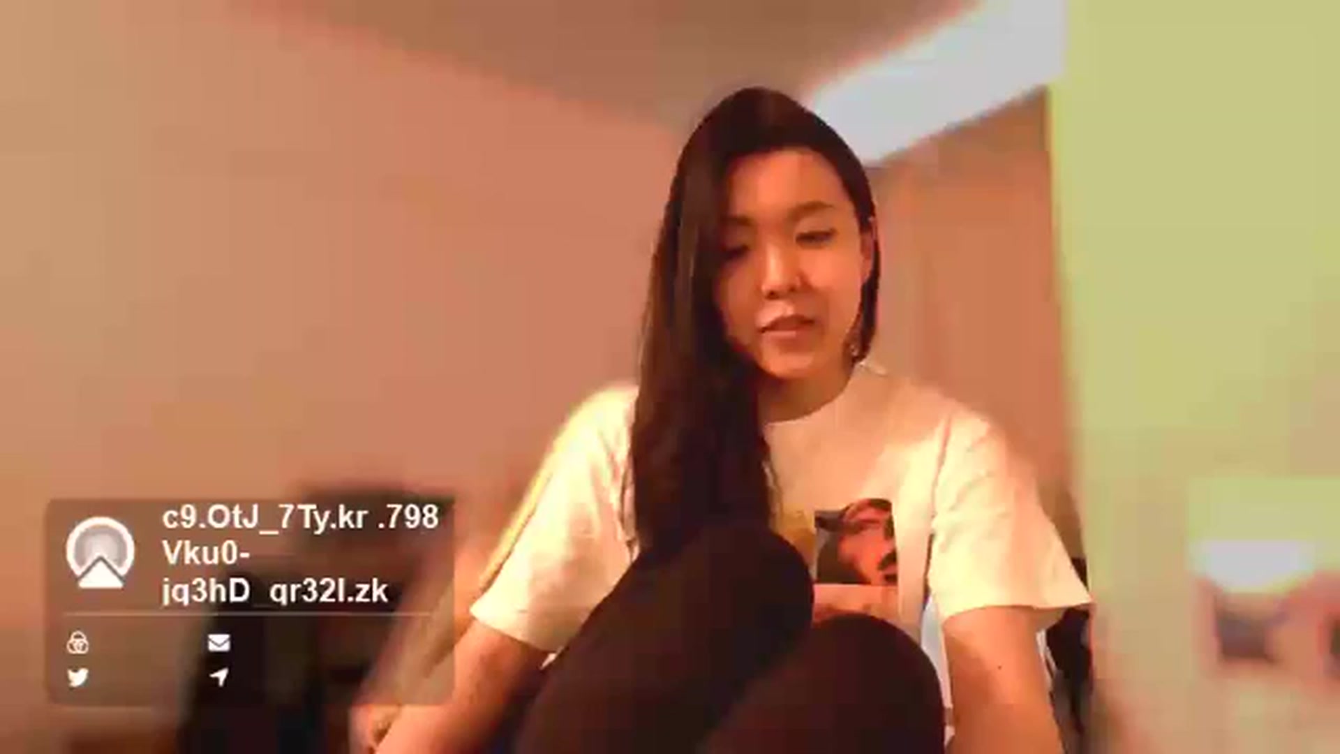 Gallery image thumbnail from L_XjY_2_nU_3F's myfreecams stream on, 05/19/2024, 02:44 image 9 of 20