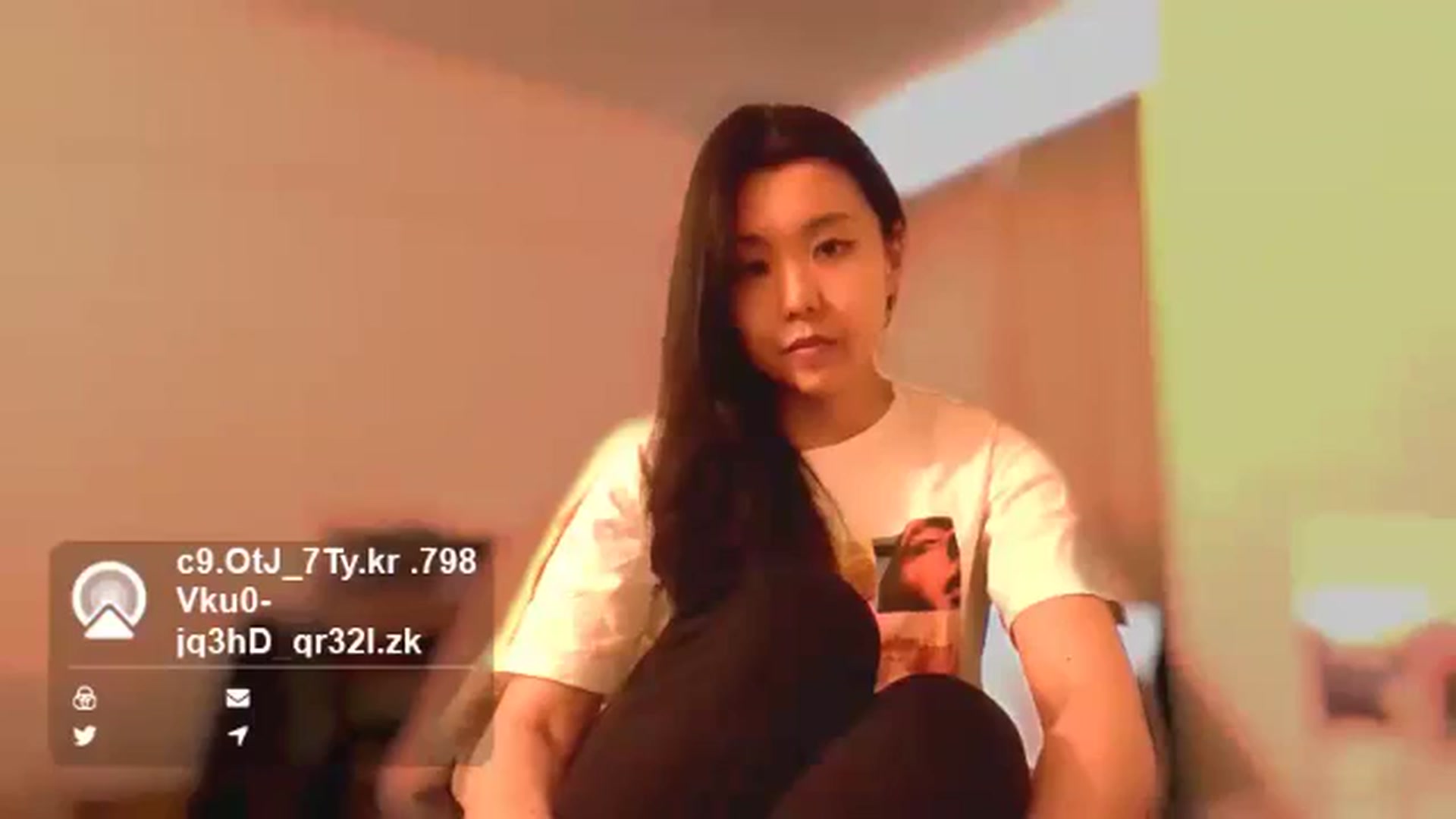 Gallery image thumbnail from L_XjY_2_nU_3F's myfreecams stream on, 05/19/2024, 02:44 image 13 of 20
