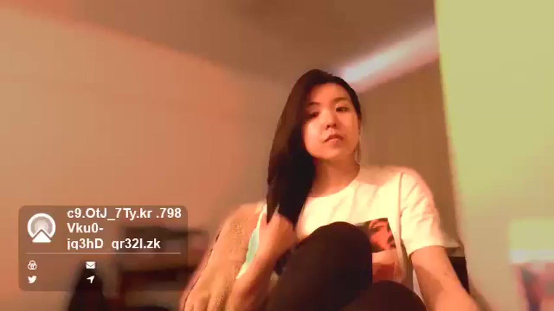 Gallery image thumbnail from L_XjY_2_nU_3F's myfreecams stream on, 05/19/2024, 07:37 image 6 of 20