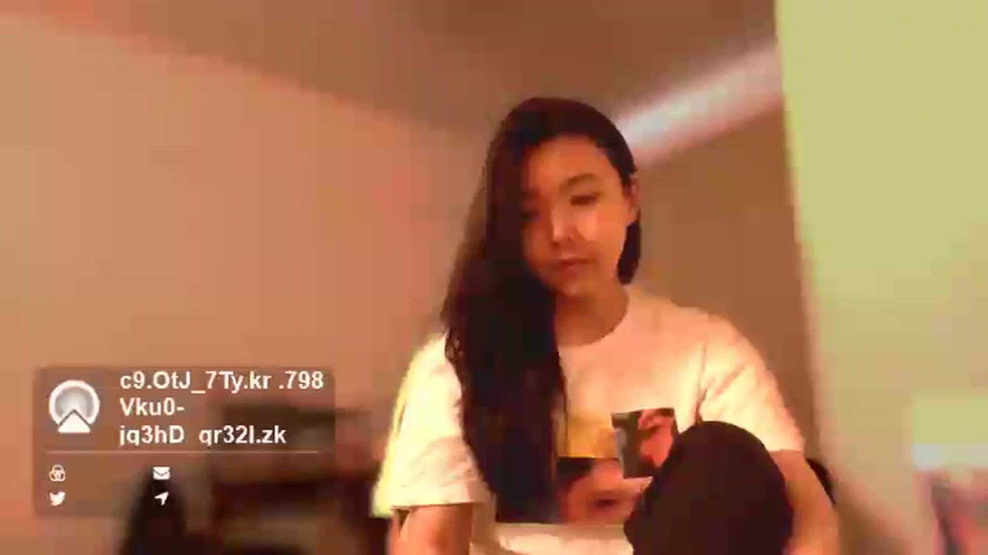 Gallery image thumbnail from L_XjY_2_nU_3F's myfreecams stream on, 05/19/2024, 07:37 image 12 of 20