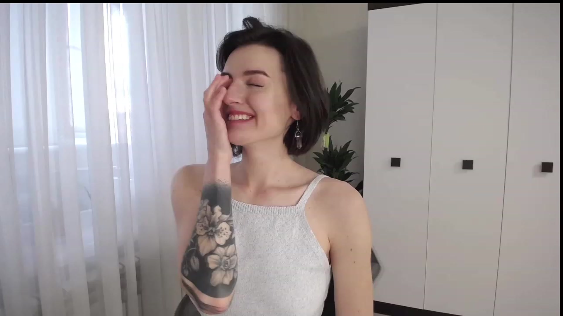 Gallery image thumbnail from L_lame's myfreecams stream on, 05/22/2023, 08:28 image 7 of 20