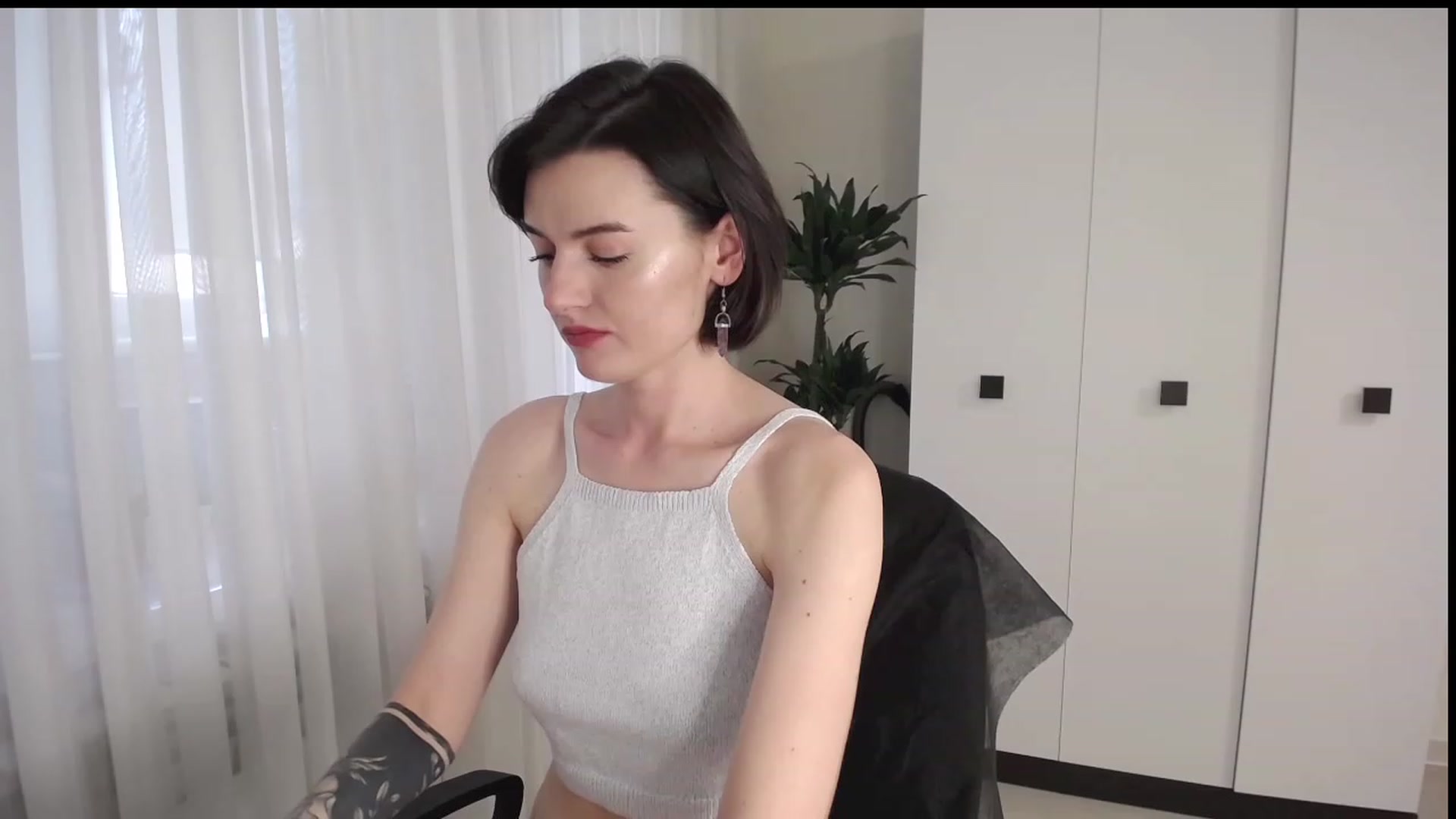 Gallery image thumbnail from L_lame's myfreecams stream on, 05/23/2023, 15:52 image 20 of 20