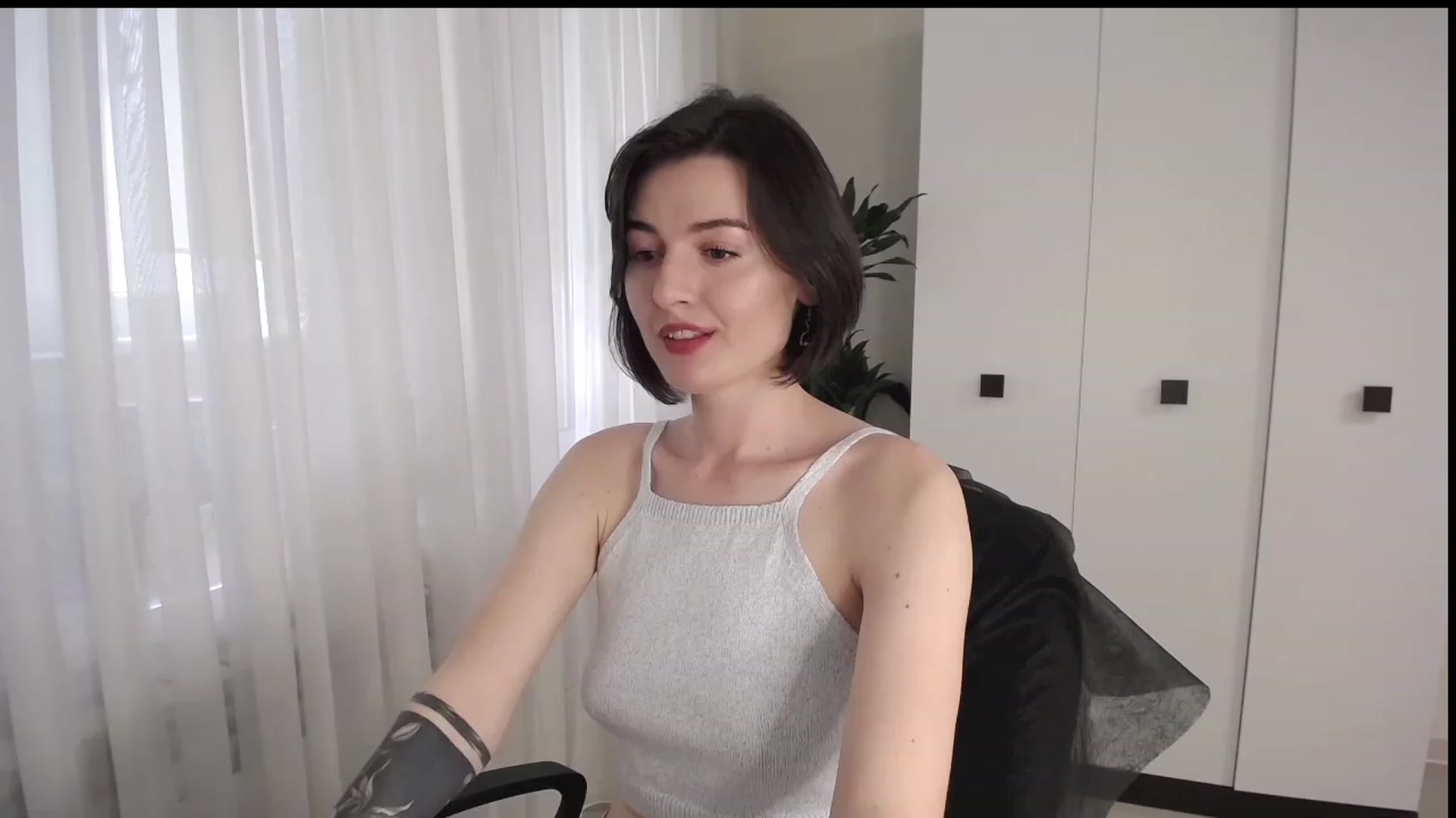 Gallery image thumbnail from L_lame's myfreecams stream on, 05/23/2023, 15:52 image 7 of 20