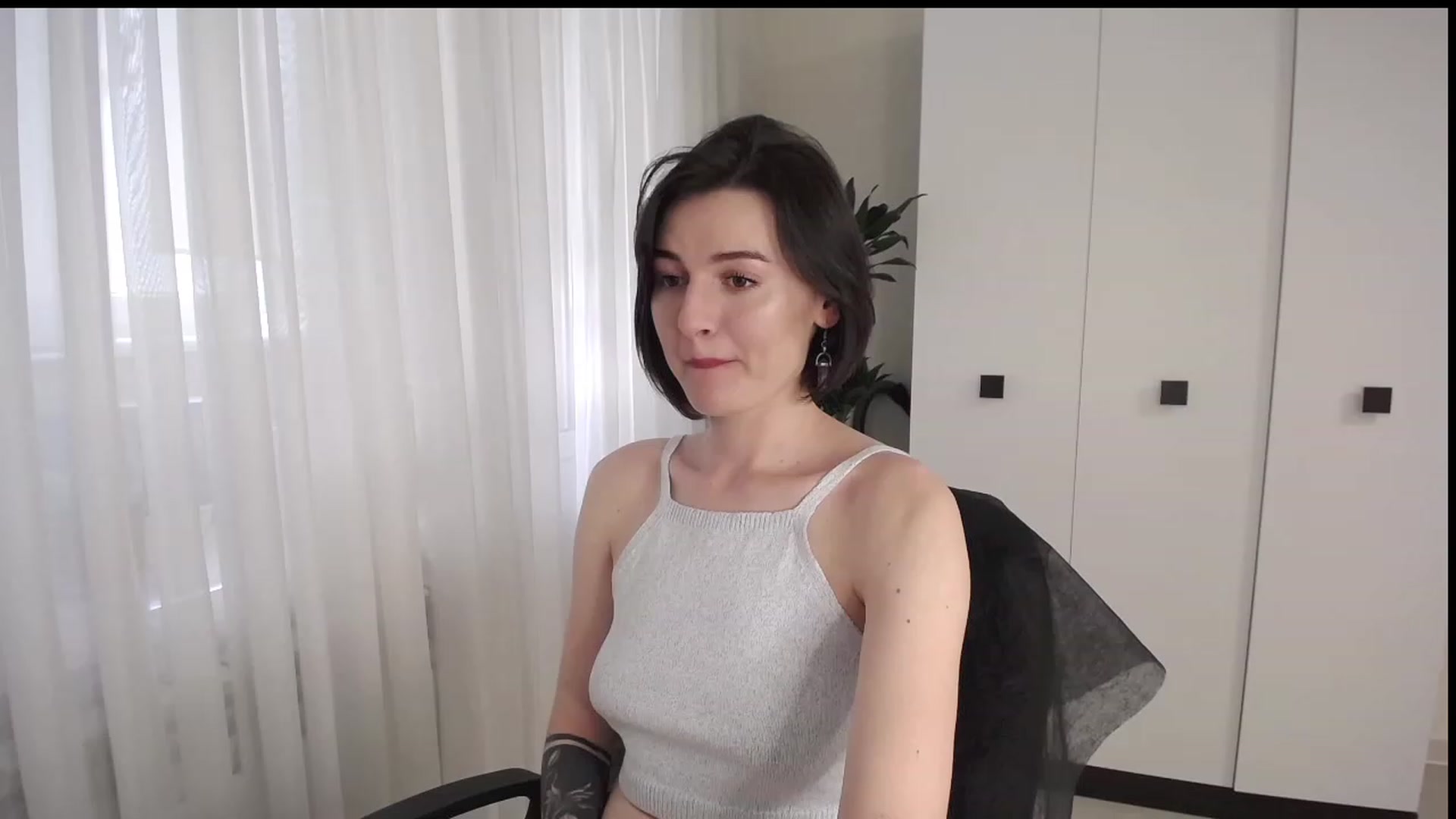 Gallery image thumbnail from L_lame's myfreecams stream on, 05/23/2023, 15:52 image 5 of 20
