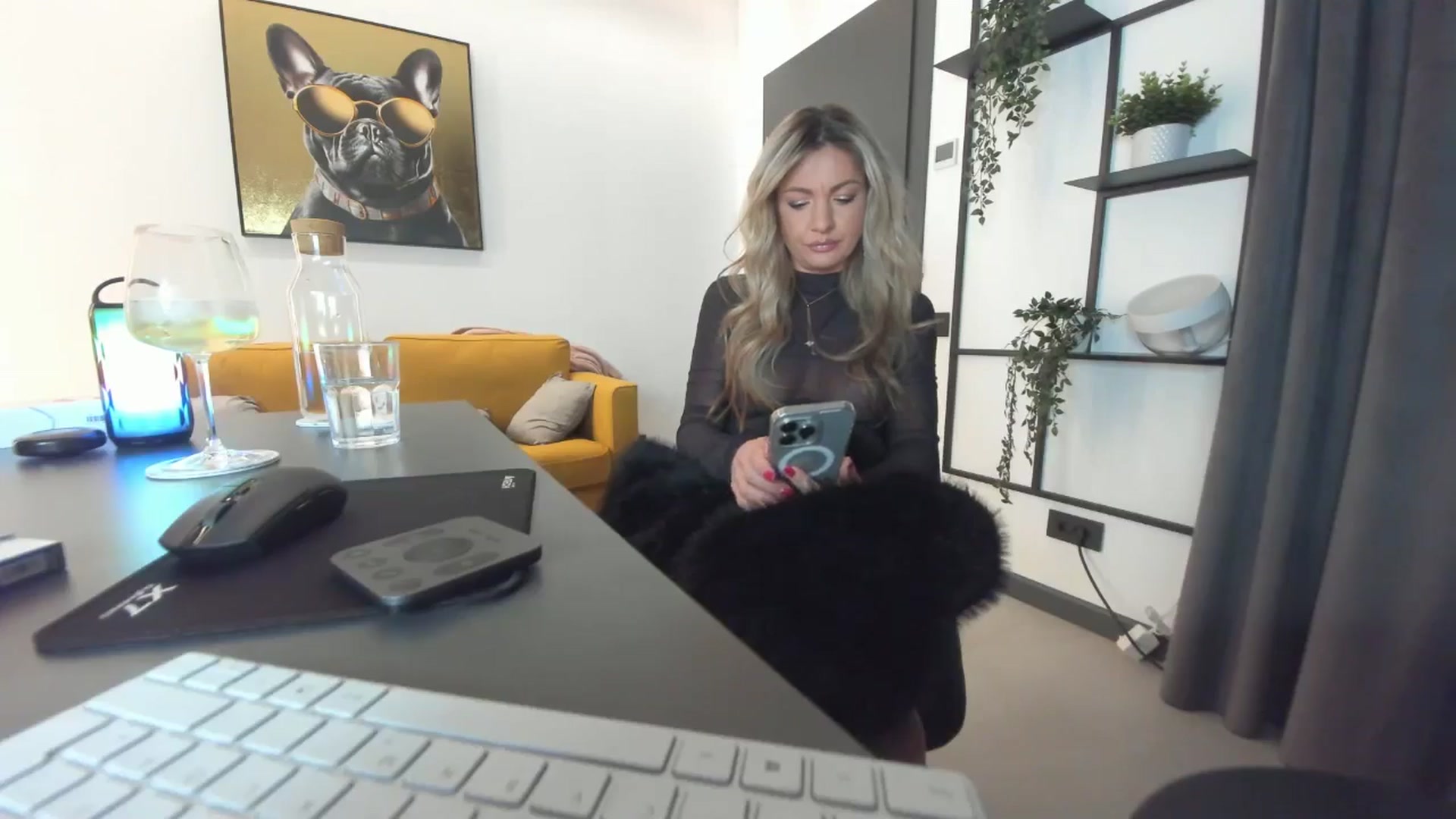 Gallery image thumbnail from L_y_d's myfreecams stream on, 11/16/2024, 24:05 image 8 of 20