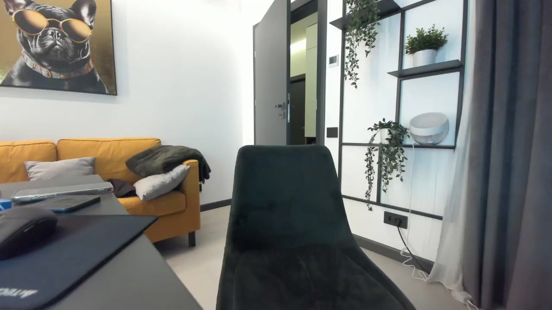 Gallery image thumbnail from L_y_d's myfreecams stream on, 12/03/2024, 23:19 image 19 of 20