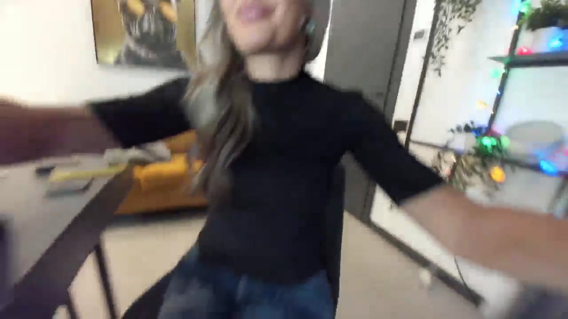 Gallery image thumbnail from L_y_d's myfreecams stream on, 12/06/2024, 23:22 image 6 of 20