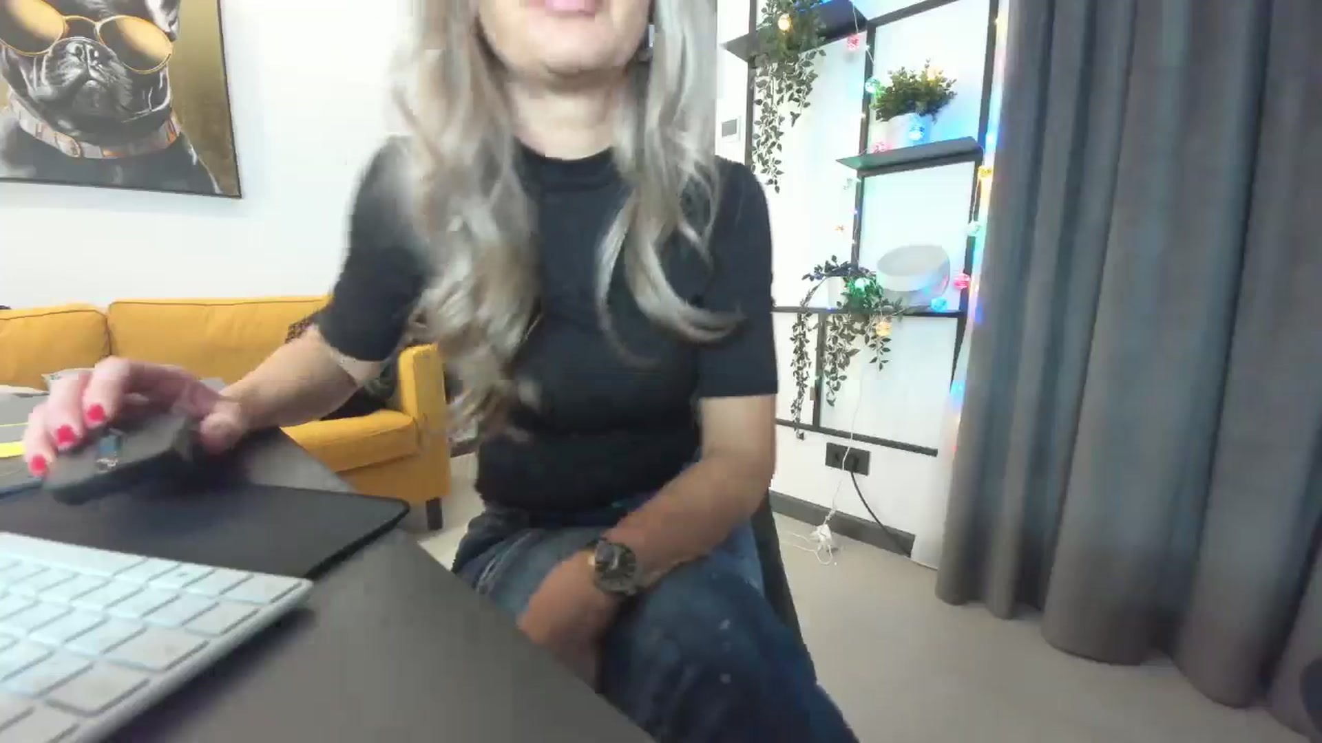Gallery image thumbnail from L_y_d's myfreecams stream on, 12/06/2024, 23:22 image 18 of 20