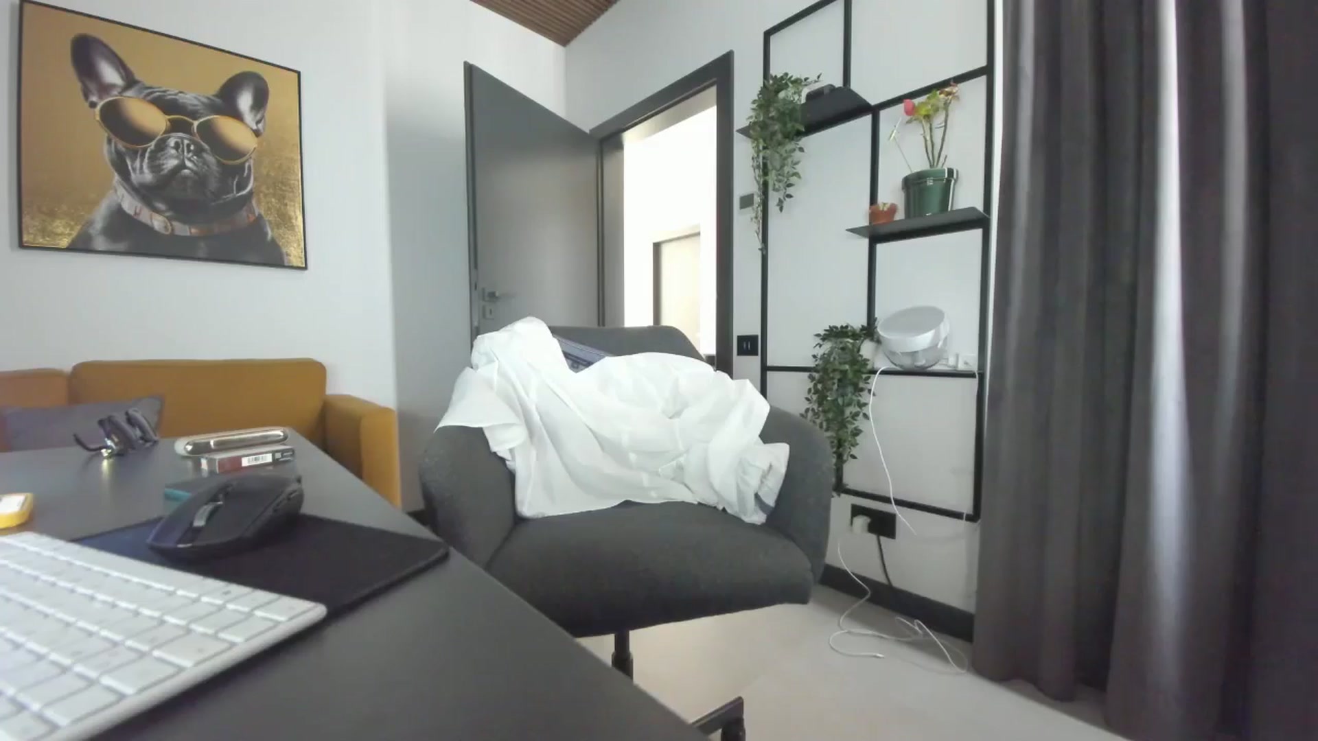 Gallery image thumbnail from L_y_d's myfreecams stream on, 07/03/2025, 17:12 image 4 of 20