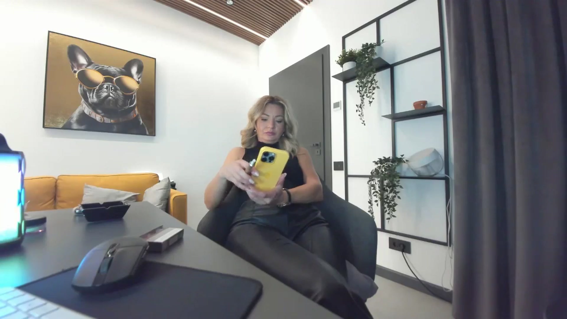 Gallery image thumbnail from L_y_d's myfreecams stream on, 11/01/2025, 16:04 image 19 of 20