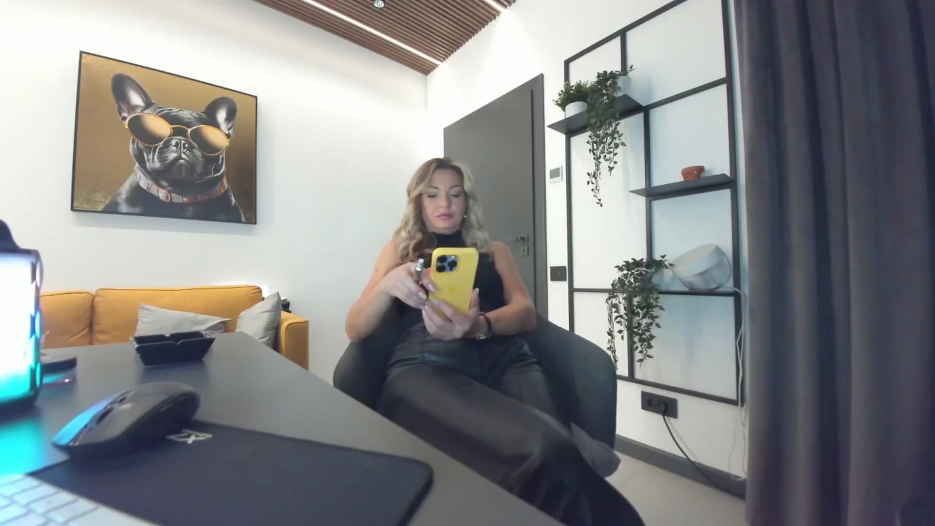 Gallery image thumbnail from L_y_d's myfreecams stream on, 11/01/2025, 16:04 image 10 of 20