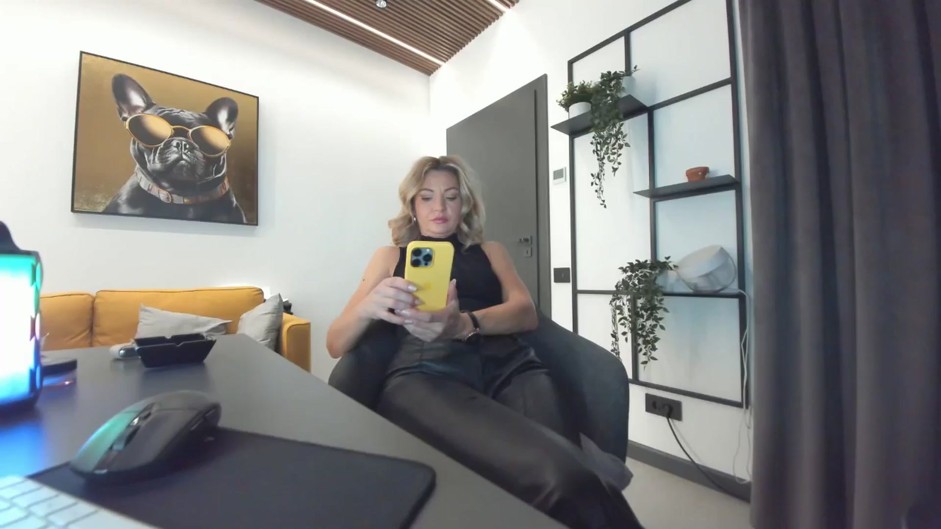 Gallery image thumbnail from L_y_d's myfreecams stream on, 11/01/2025, 16:04 image 15 of 20