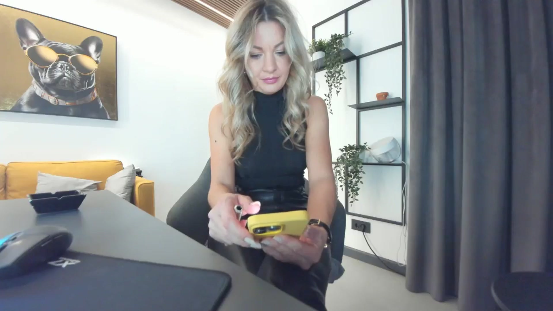 Gallery image thumbnail from L_y_d's myfreecams stream on, 11/01/2025, 16:04 image 6 of 20