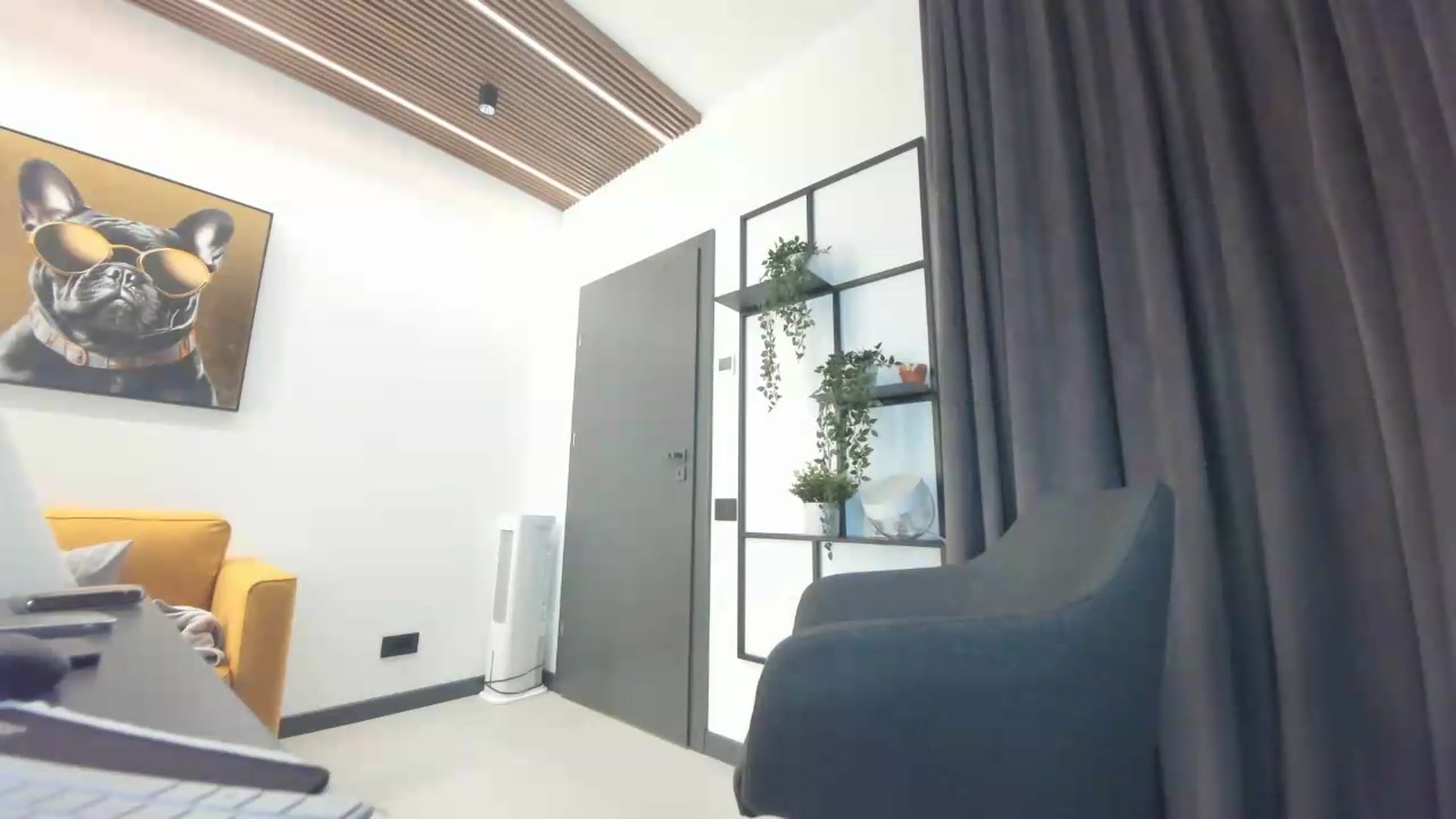 Gallery image thumbnail from L_y_d's myfreecams stream on, 05/22/2026, 22:27 image 15 of 20