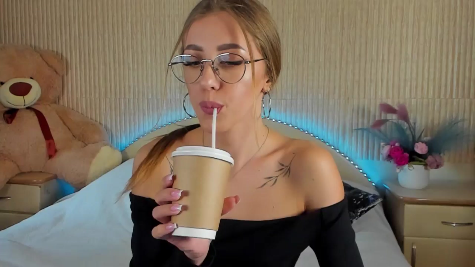Gallery image thumbnail from LaAngel's myfreecams stream on, 04/01/2024, 11:48 image 19 of 20