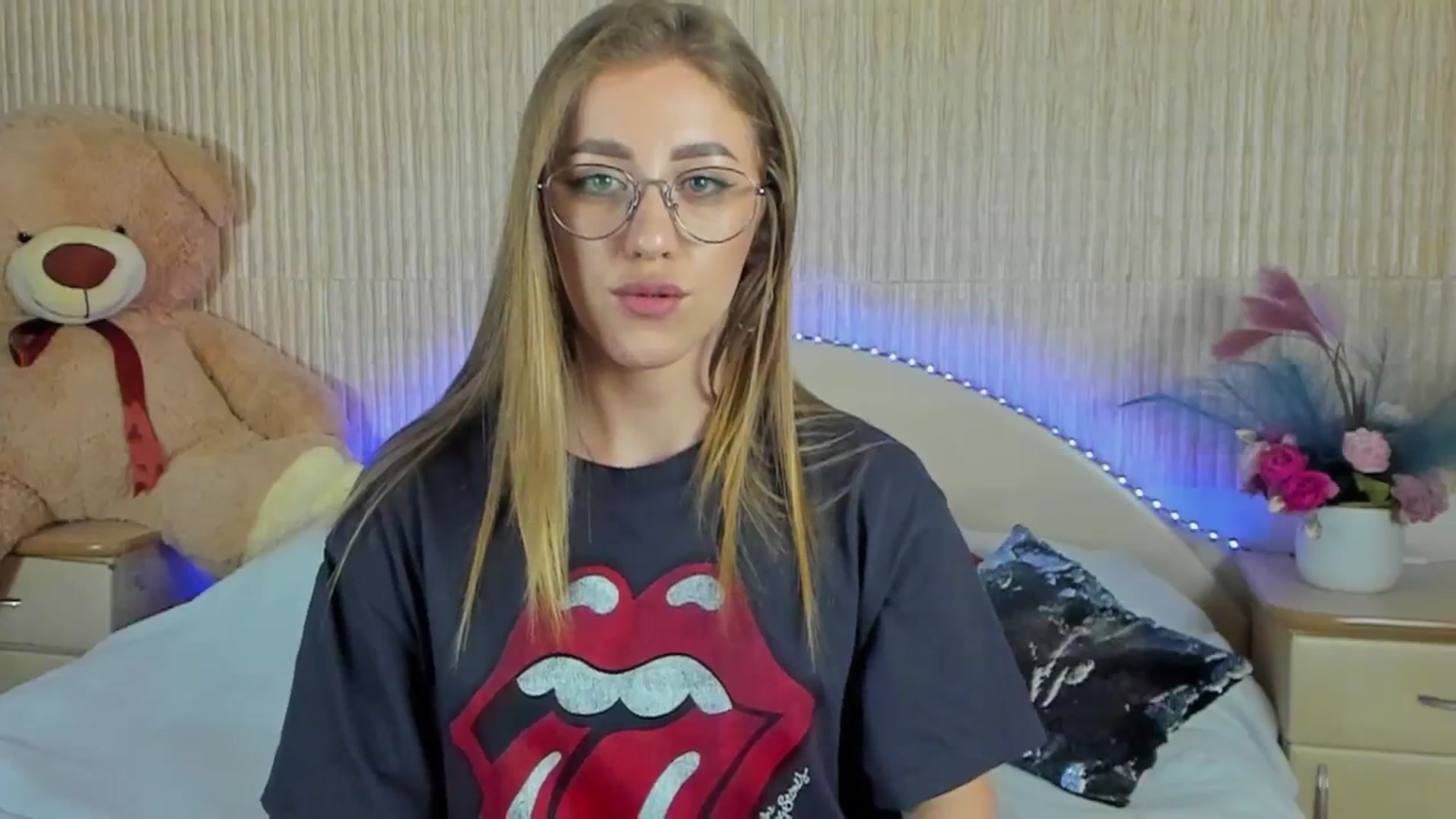 Gallery image thumbnail from LaAngel's myfreecams stream on, 04/25/2024, 14:08 image 15 of 20