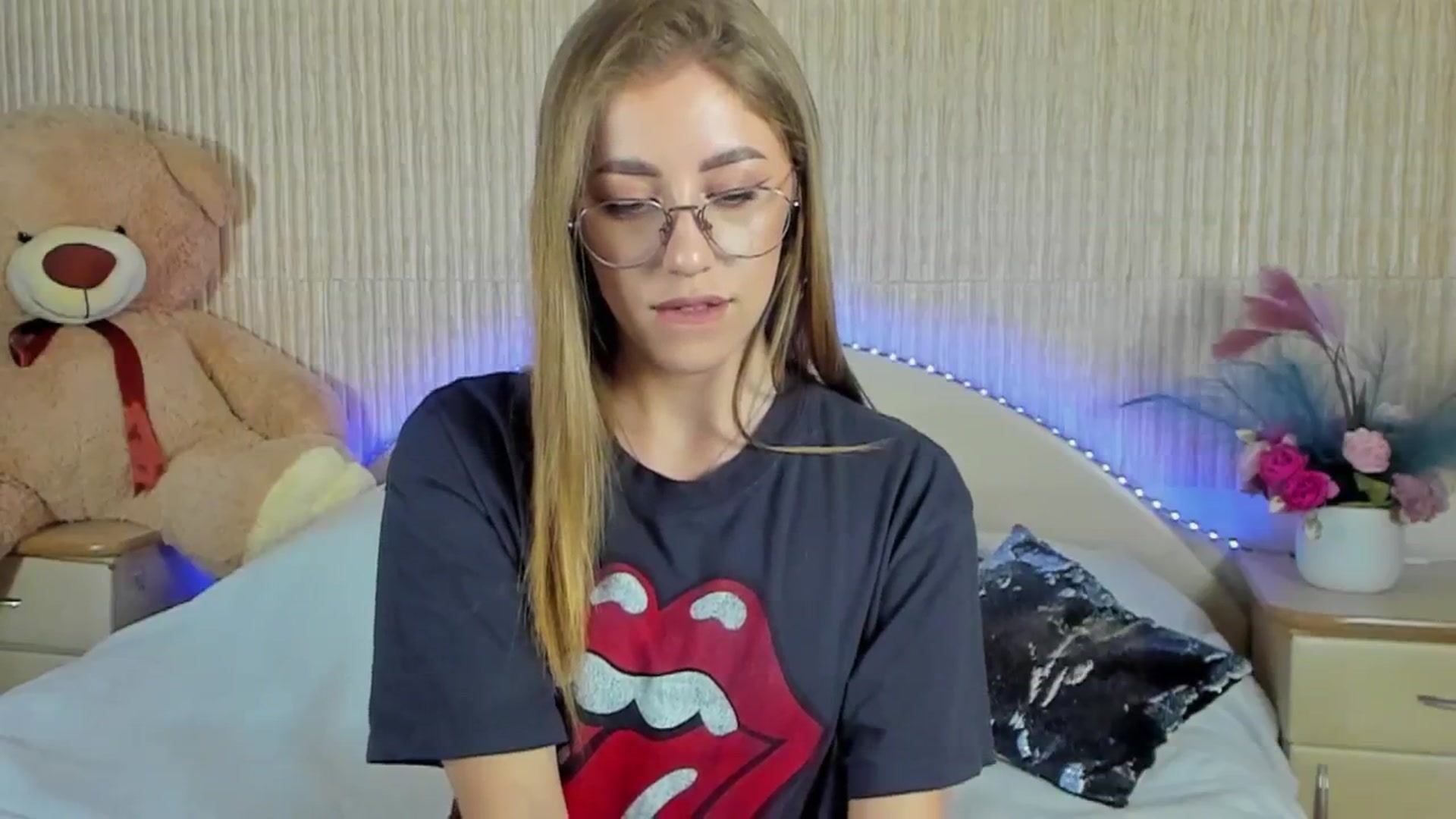 Gallery image thumbnail from LaAngel's myfreecams stream on, 04/25/2024, 14:08 image 12 of 20