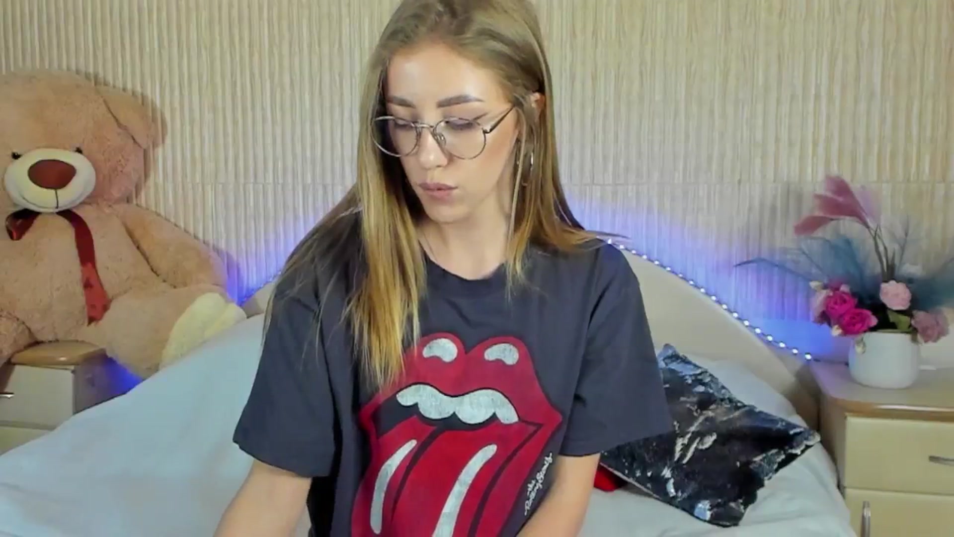 Gallery image thumbnail from LaAngel's myfreecams stream on, 04/25/2024, 14:08 image 14 of 20