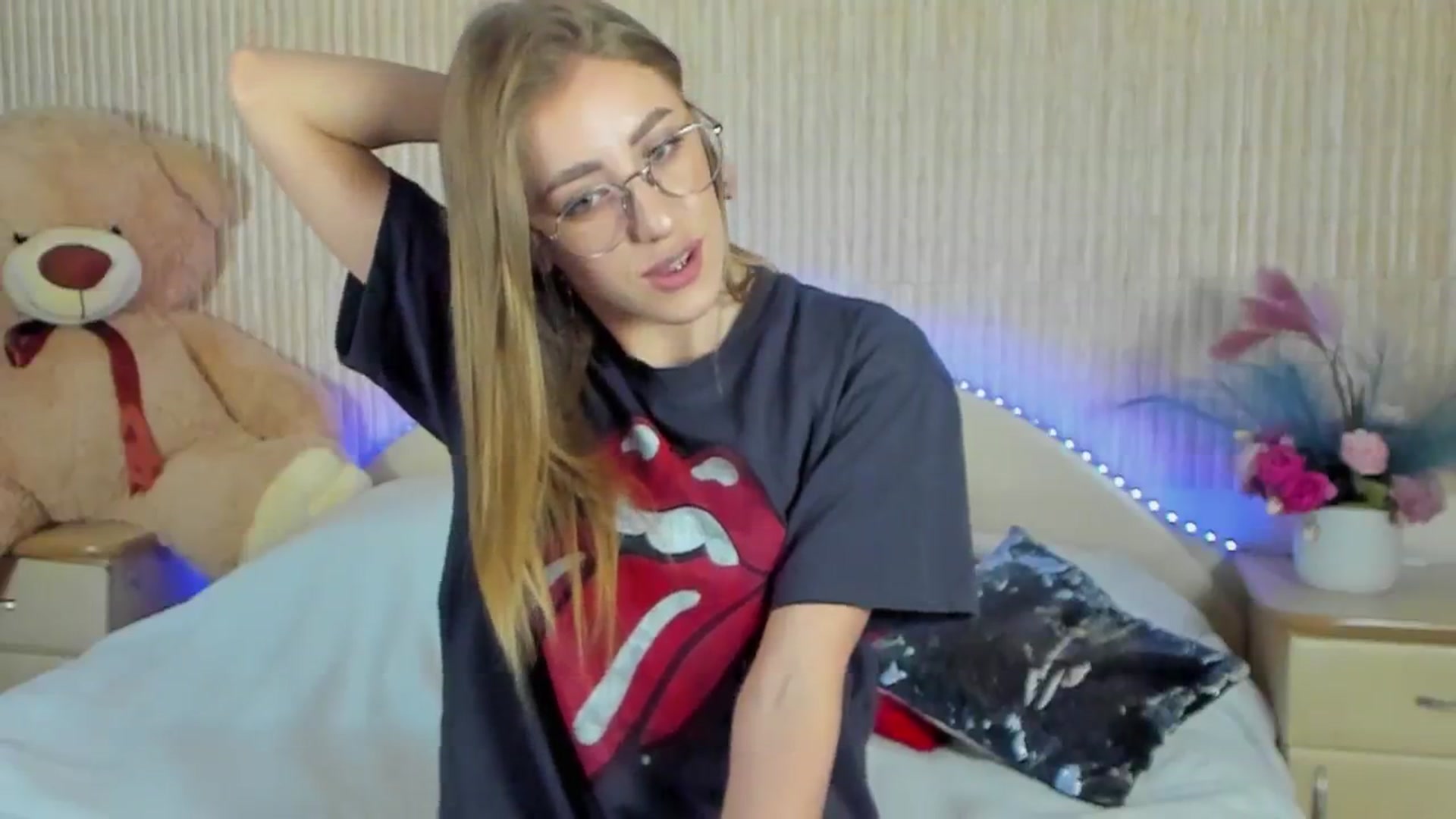 Gallery image thumbnail from LaAngel's myfreecams stream on, 04/25/2024, 14:08 image 8 of 20