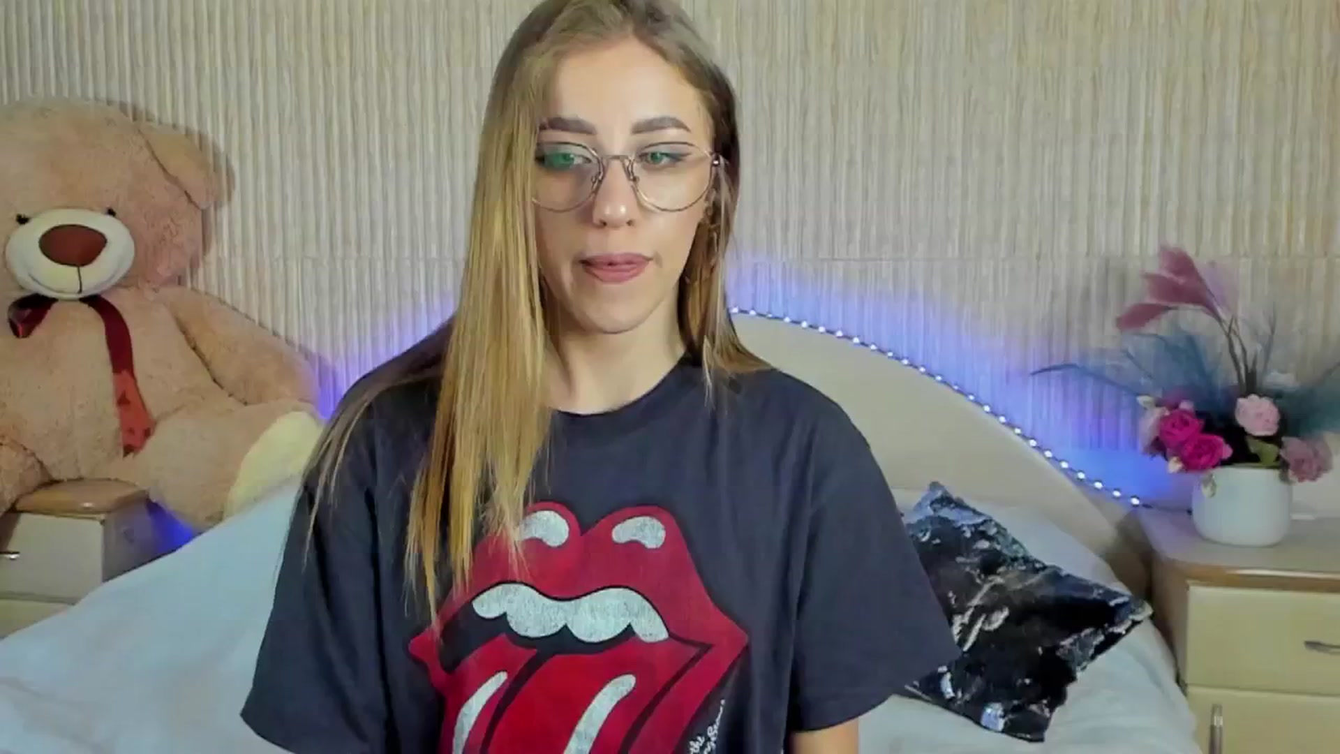 Gallery image thumbnail from LaAngel's myfreecams stream on, 04/25/2024, 14:08 image 1 of 20