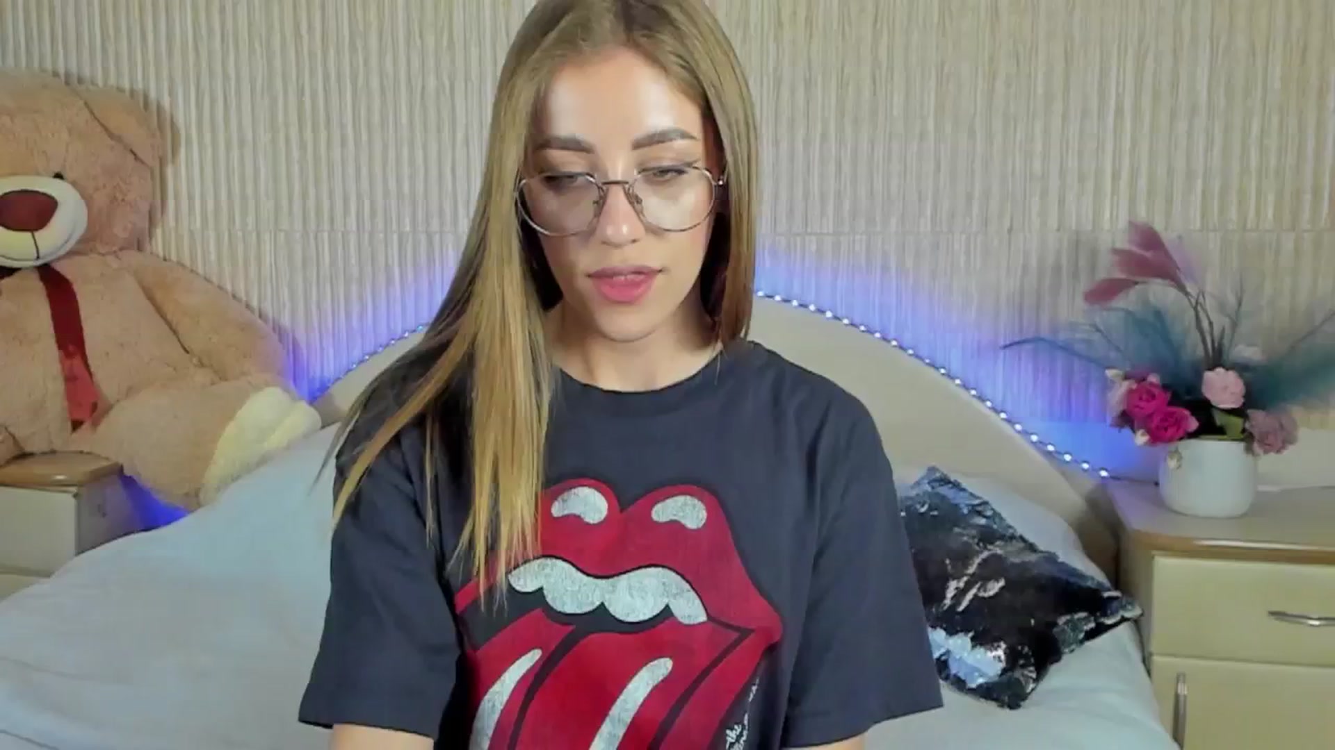 Gallery image thumbnail from LaAngel's myfreecams stream on, 04/25/2024, 16:50 image 12 of 20
