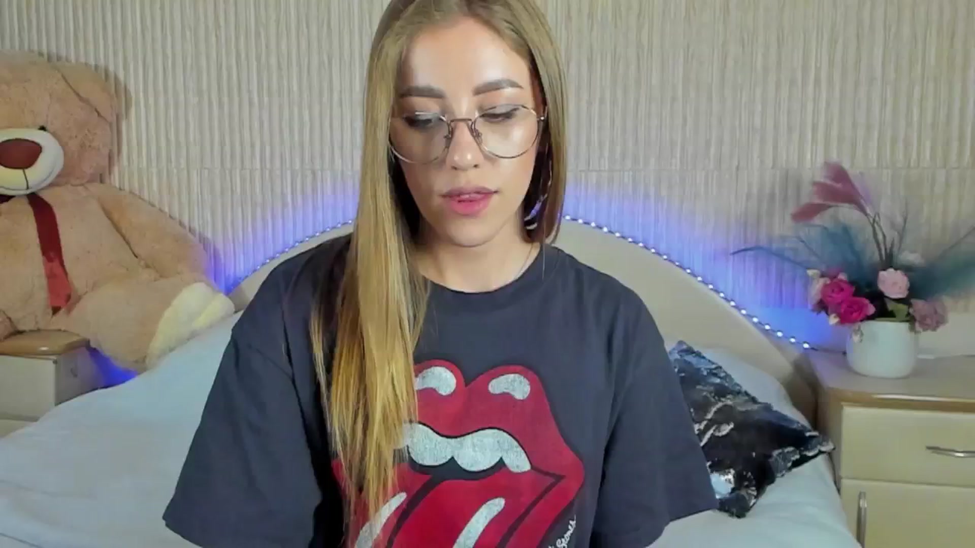 Gallery image thumbnail from LaAngel's myfreecams stream on, 04/25/2024, 16:50 image 9 of 20