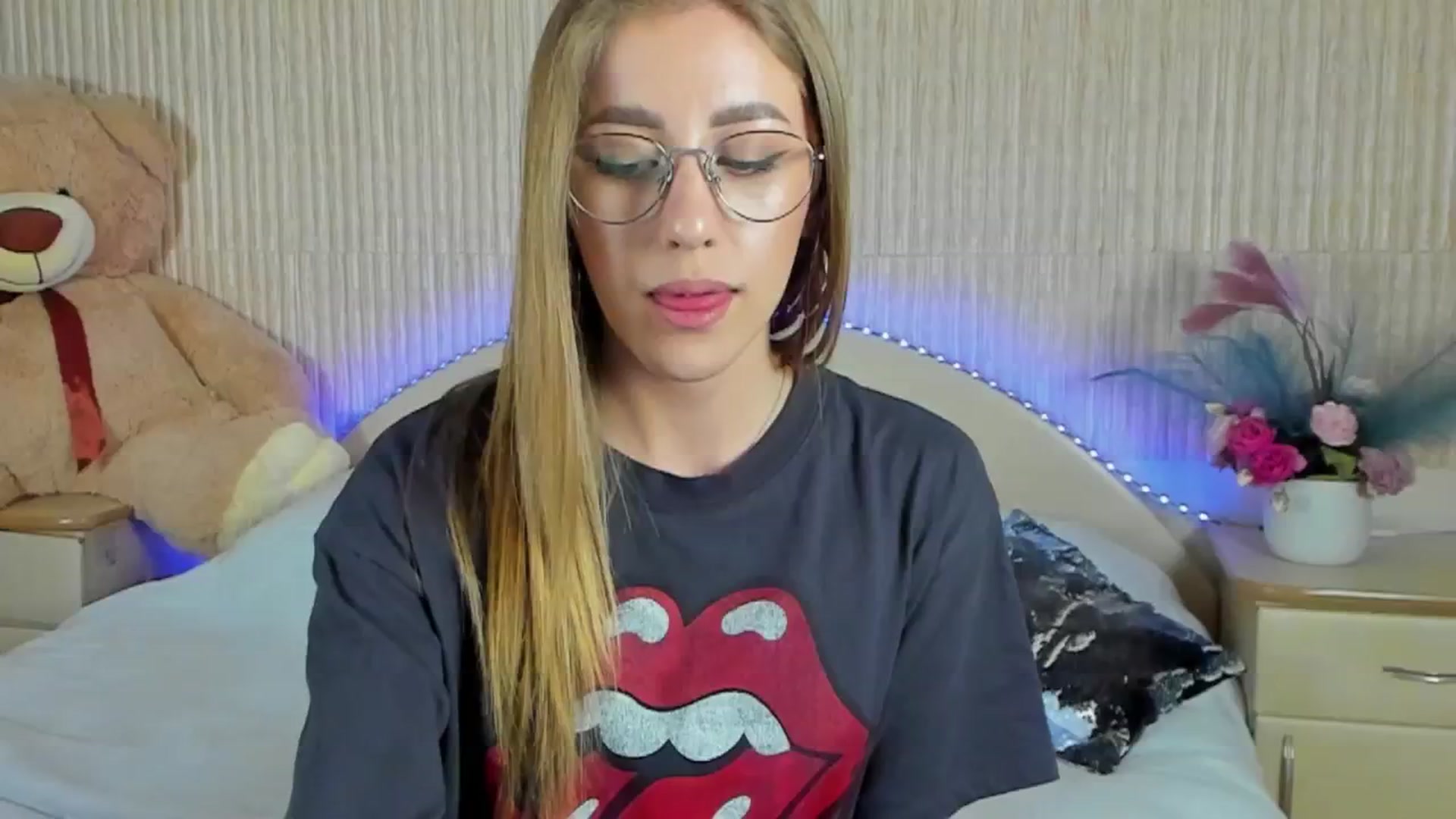 Gallery image thumbnail from LaAngel's myfreecams stream on, 04/25/2024, 16:50 image 6 of 20