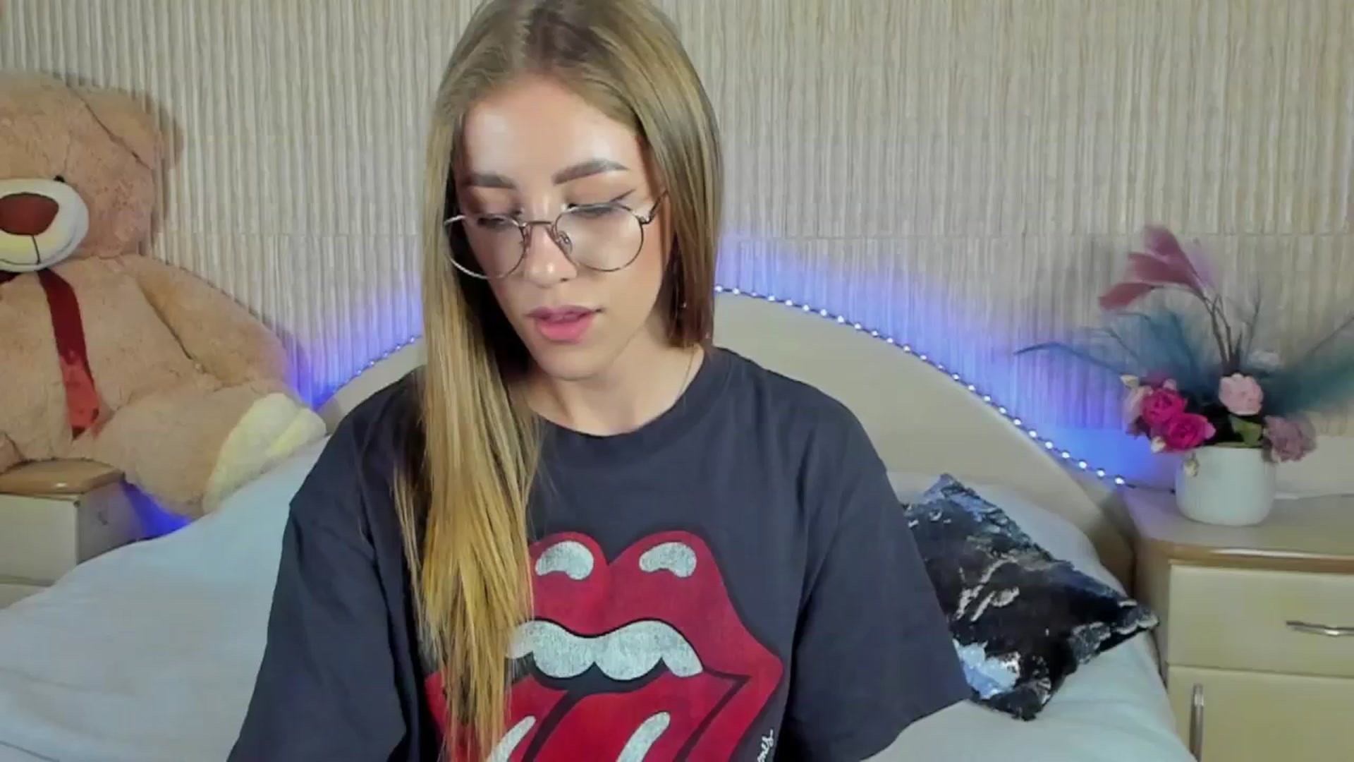 Gallery image thumbnail from LaAngel's myfreecams stream on, 04/25/2024, 16:50 image 7 of 20