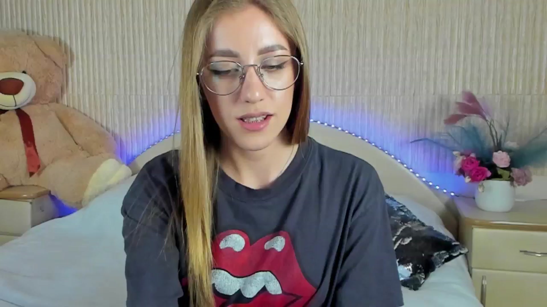 Gallery image thumbnail from LaAngel's myfreecams stream on, 04/25/2024, 16:50 image 18 of 20