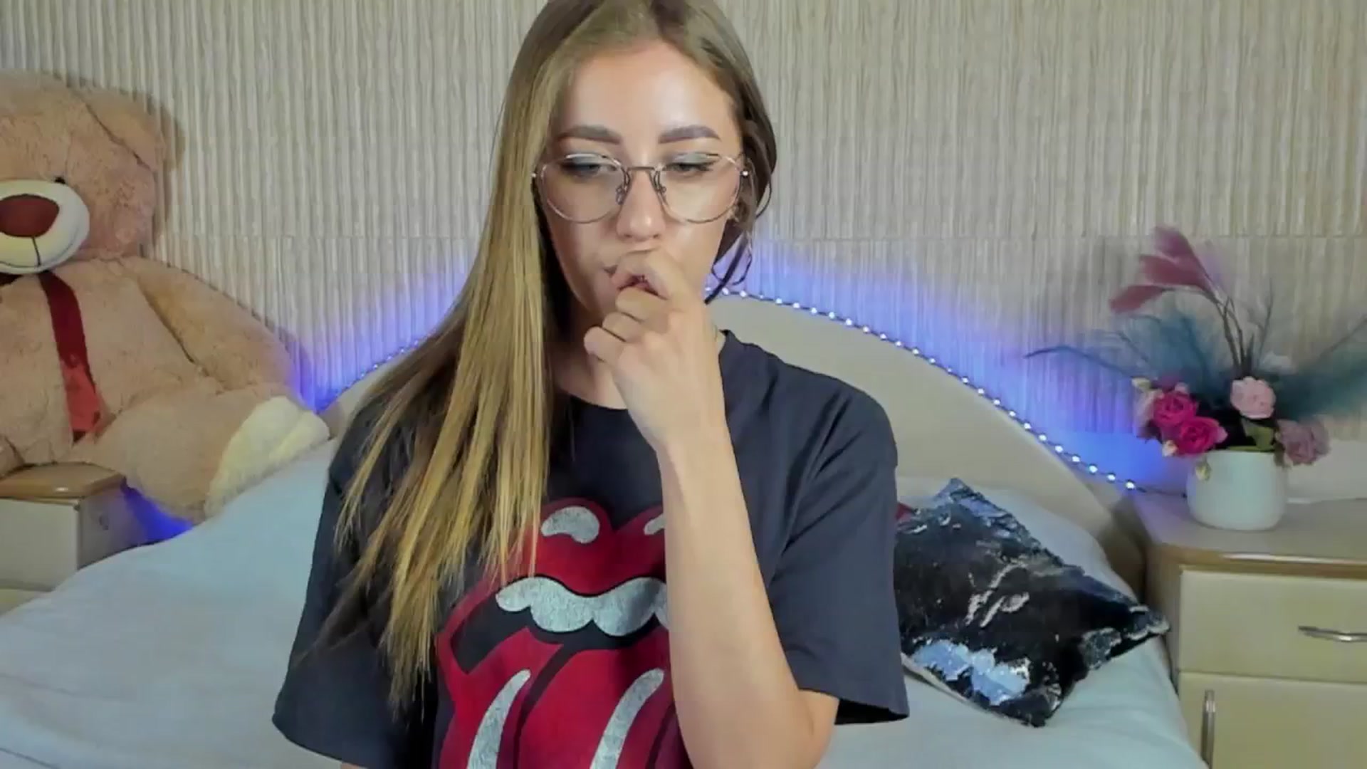 Gallery image thumbnail from LaAngel's myfreecams stream on, 04/25/2024, 16:50 image 1 of 20