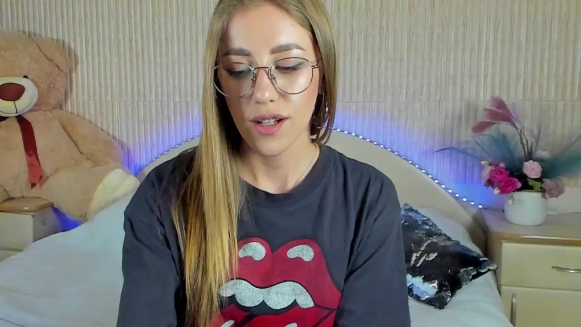 Gallery image thumbnail from LaAngel's myfreecams stream on, 04/25/2024, 16:50 image 4 of 20