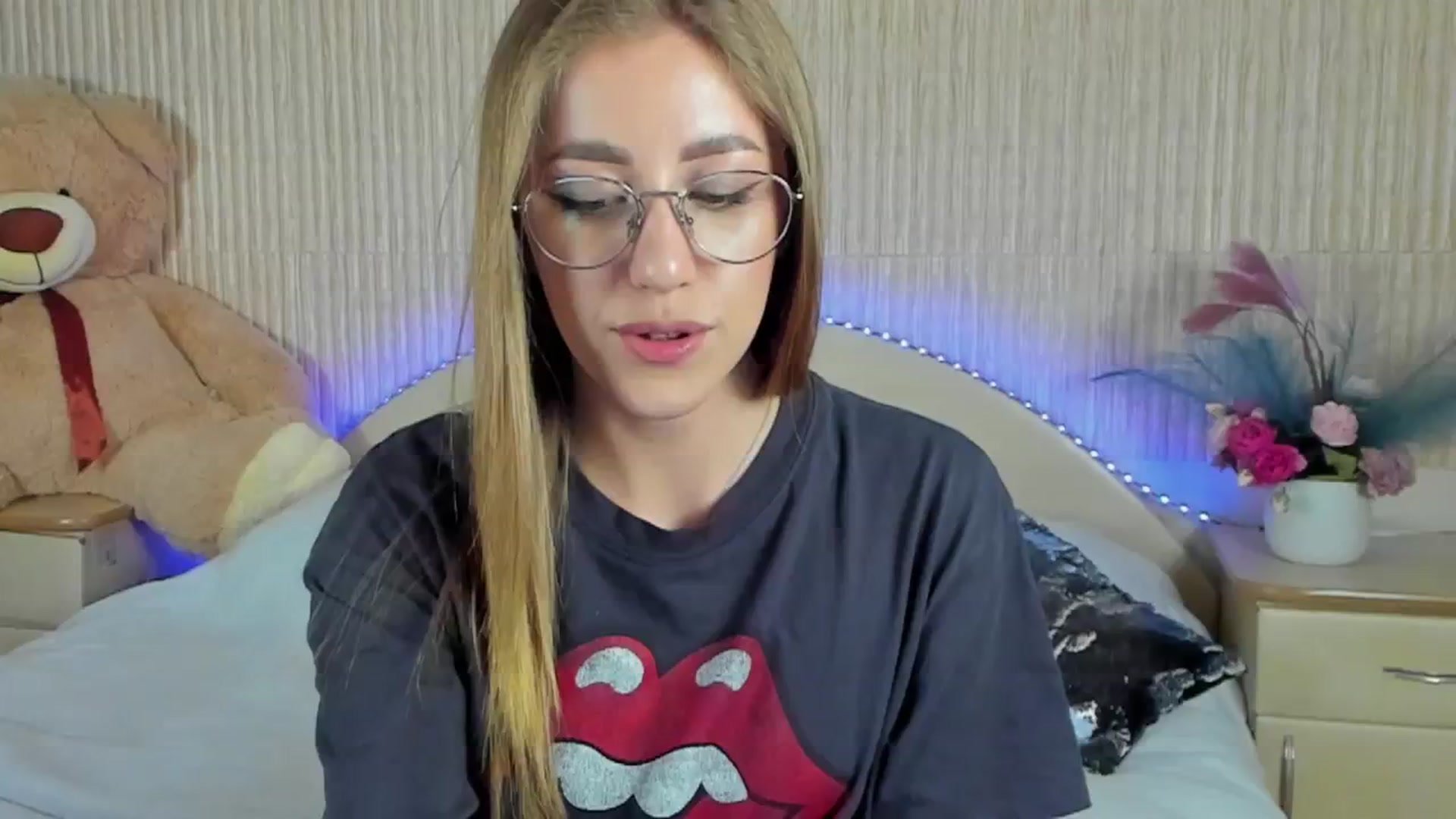 Gallery image thumbnail from LaAngel's myfreecams stream on, 04/25/2024, 16:50 image 17 of 20