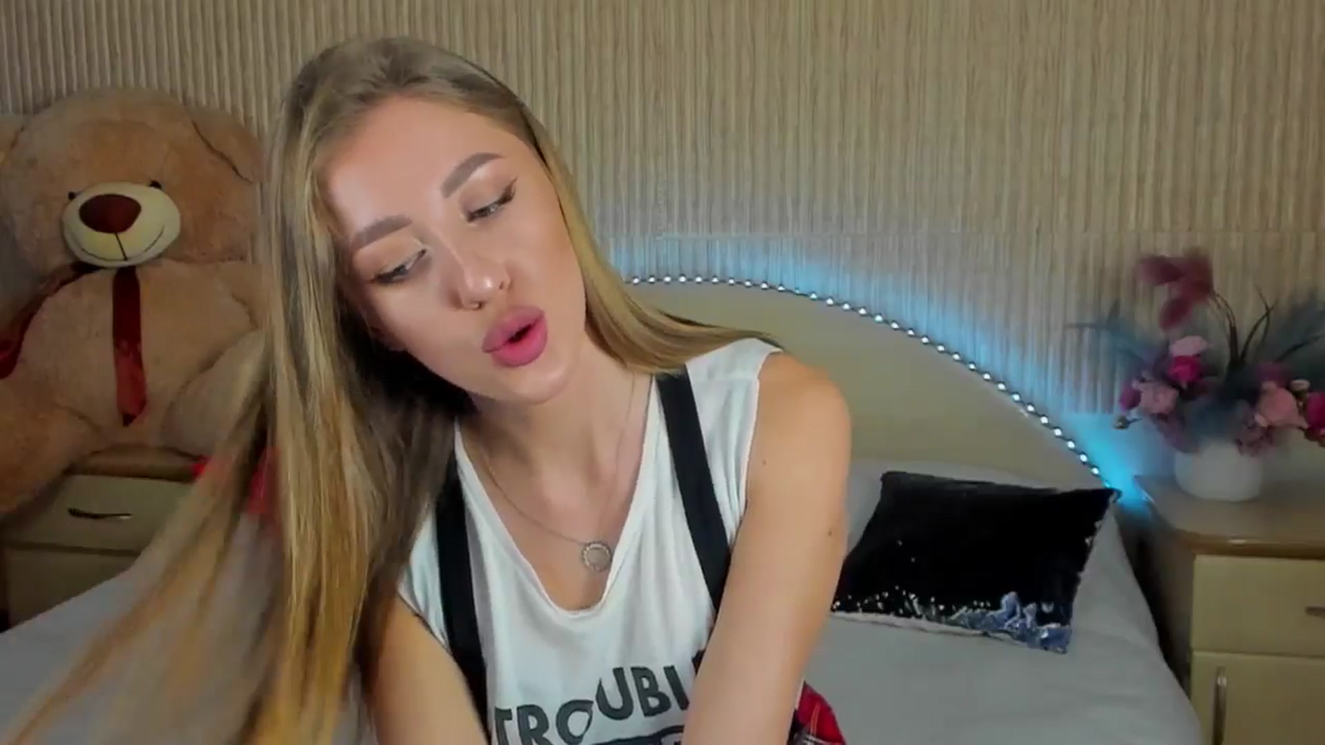 Gallery image thumbnail from LaAngel's myfreecams stream on, 05/16/2024, 12:56 image 10 of 20