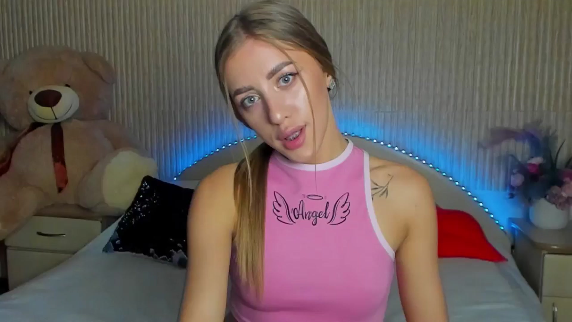 Gallery image thumbnail from LaAngel's myfreecams stream on, 05/23/2024, 14:08 image 11 of 20