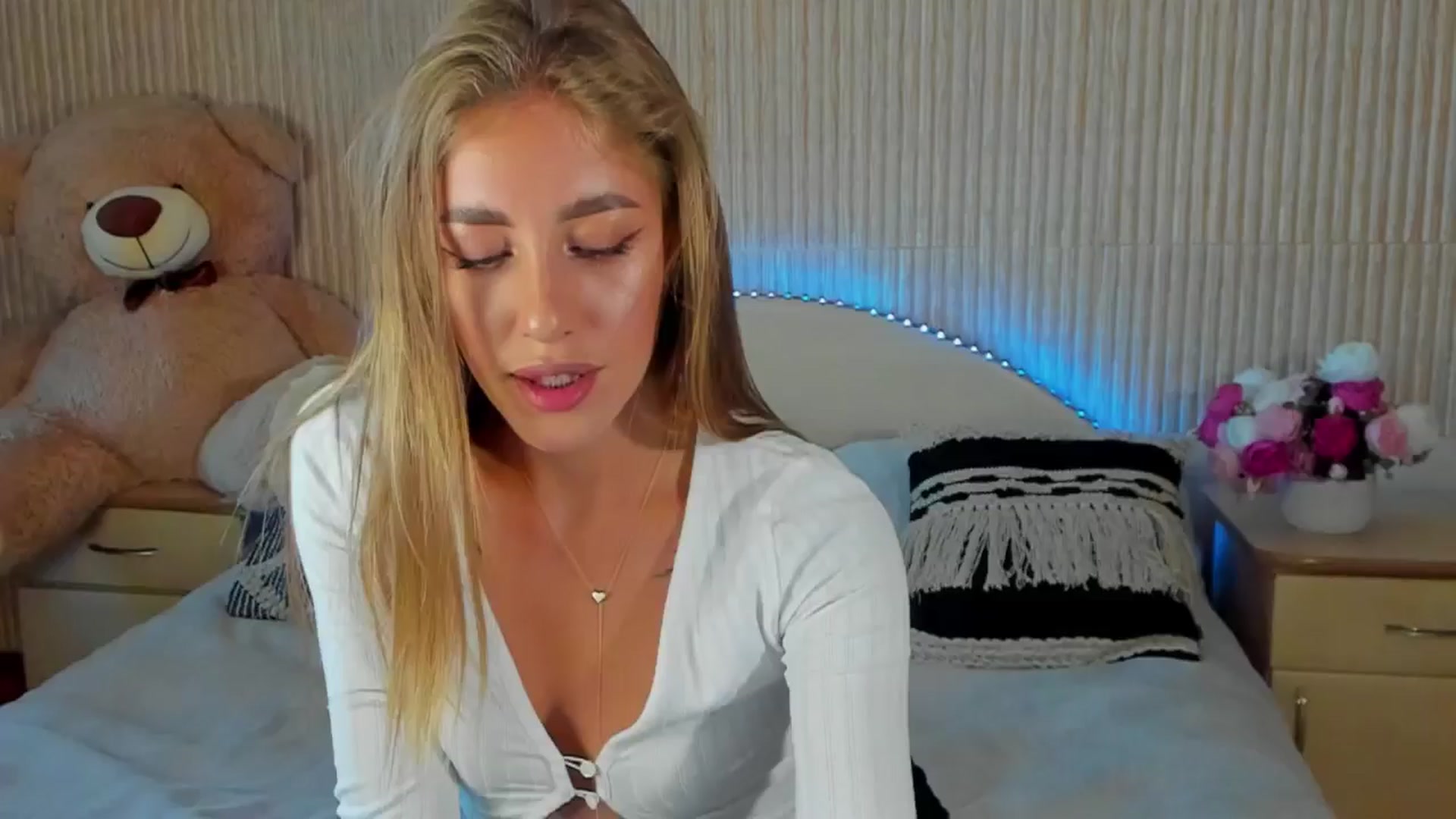 Gallery image thumbnail from LaAngel's myfreecams stream on, 08/07/2024, 13:08 image 6 of 20