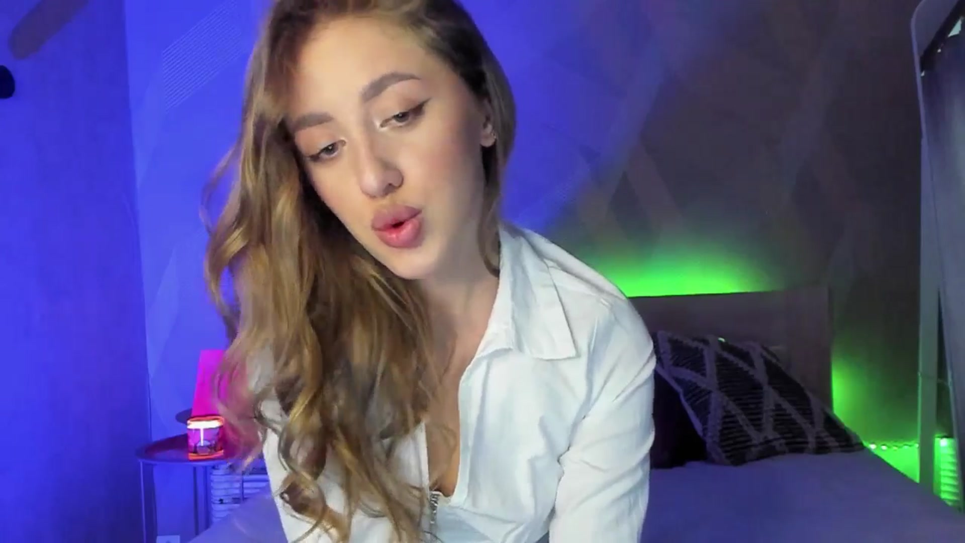 Gallery image thumbnail from LaAngel's myfreecams stream on, 04/17/2025, 16:49 image 13 of 20
