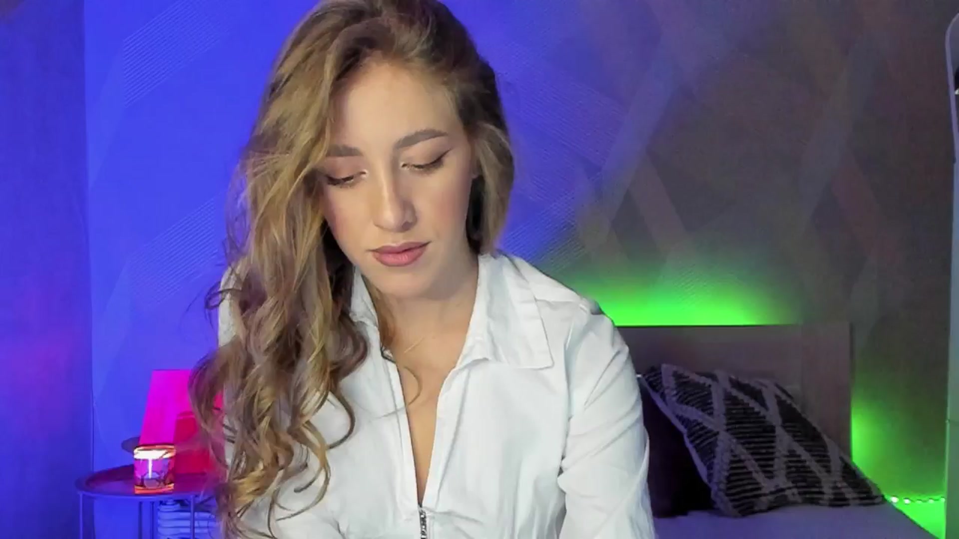 Gallery image thumbnail from LaAngel's myfreecams stream on, 04/17/2025, 16:49 image 1 of 20