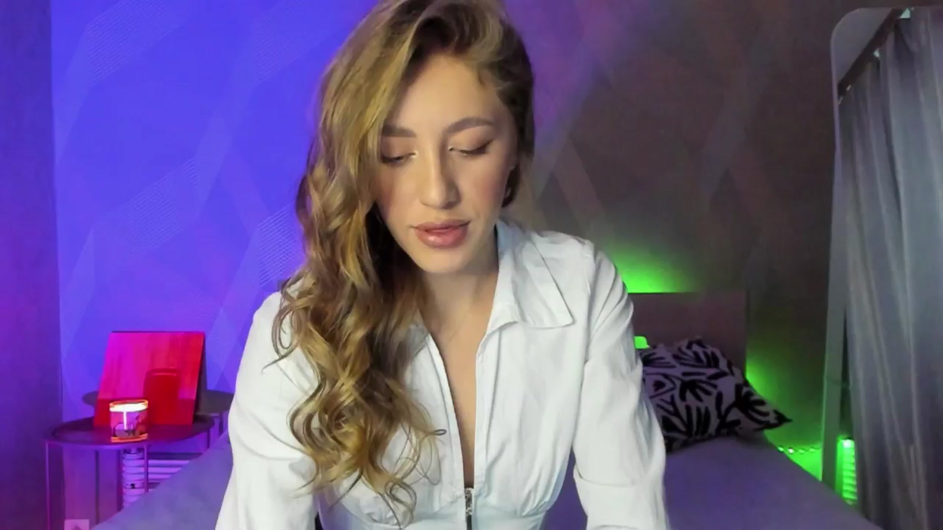 Gallery image thumbnail from LaAngel's myfreecams stream on, 04/20/2025, 12:29 image 4 of 20