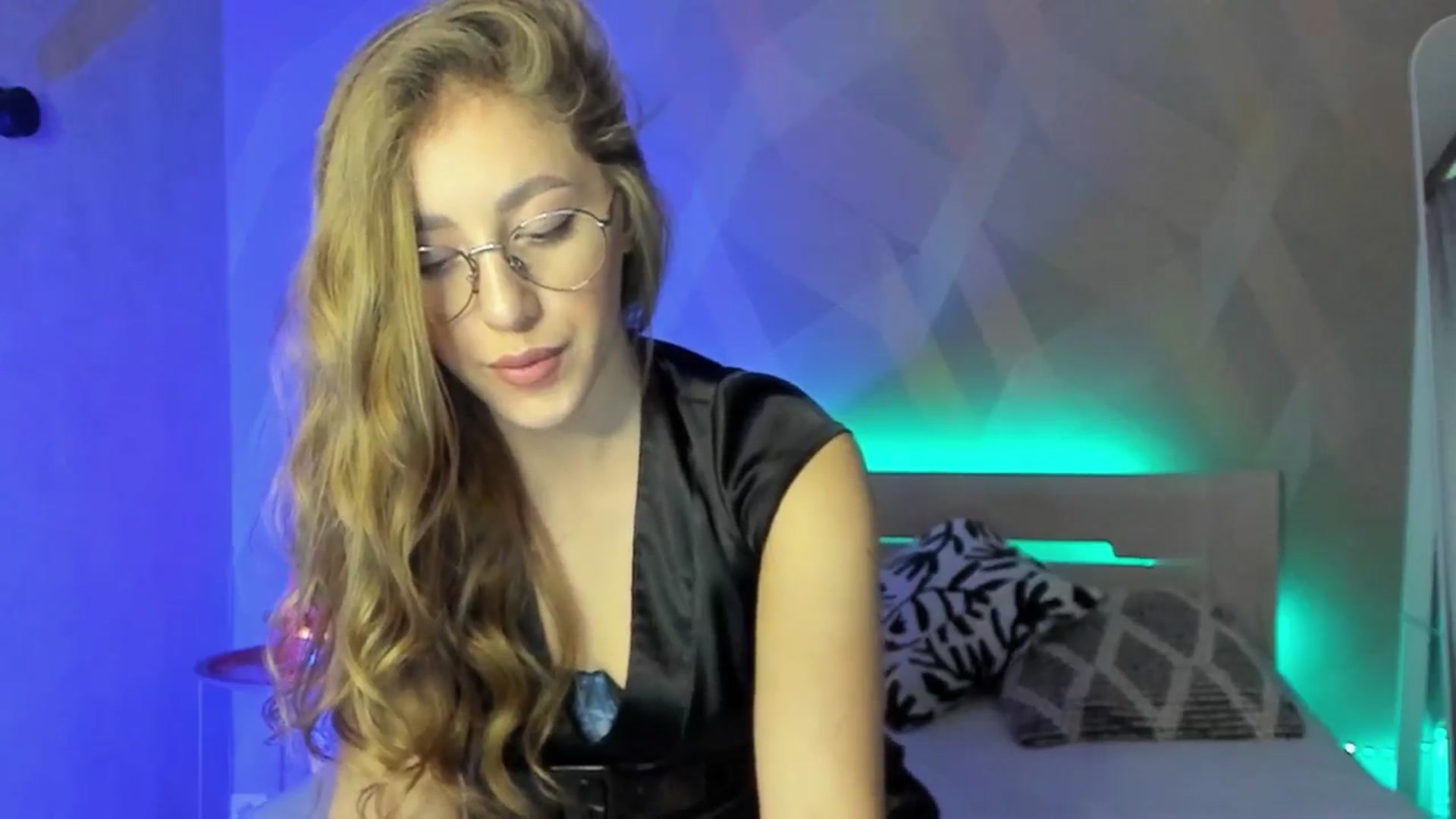 Gallery image thumbnail from LaAngel's myfreecams stream on, 04/21/2025, 14:03 image 20 of 20