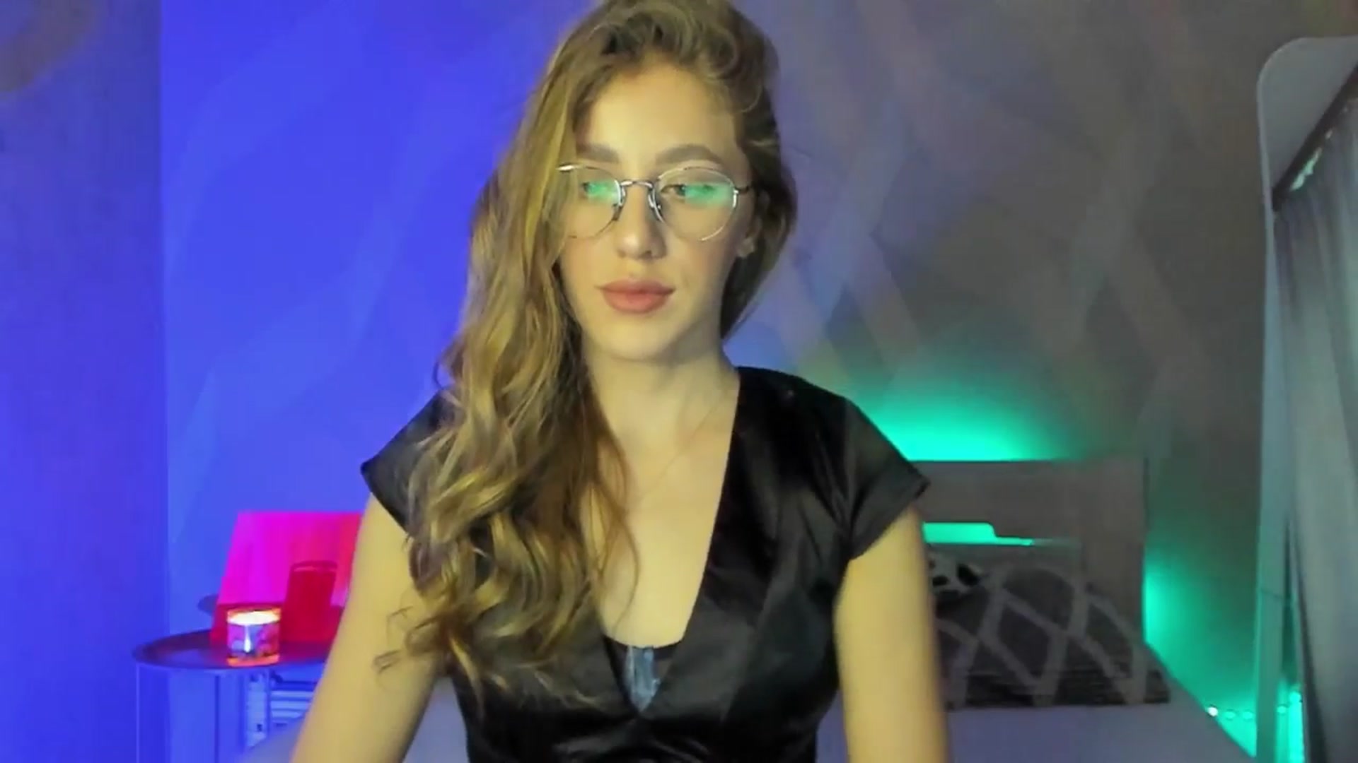 Gallery image thumbnail from LaAngel's myfreecams stream on, 04/21/2025, 14:03 image 5 of 20